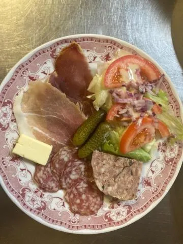 Restaurant/places to eat in Logis Hôtel Restaurant de la Poste