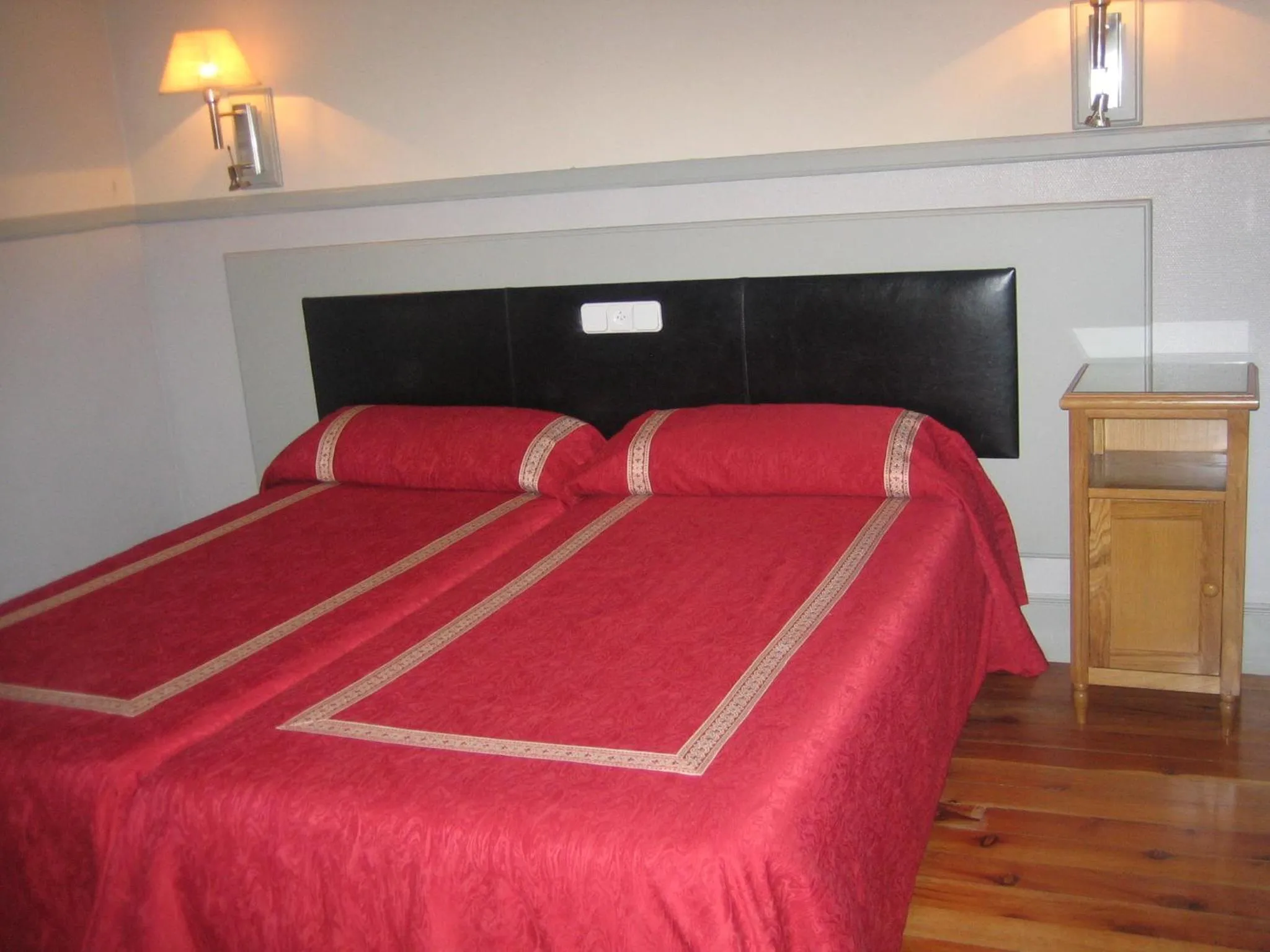 Bed in Hostal Canovas