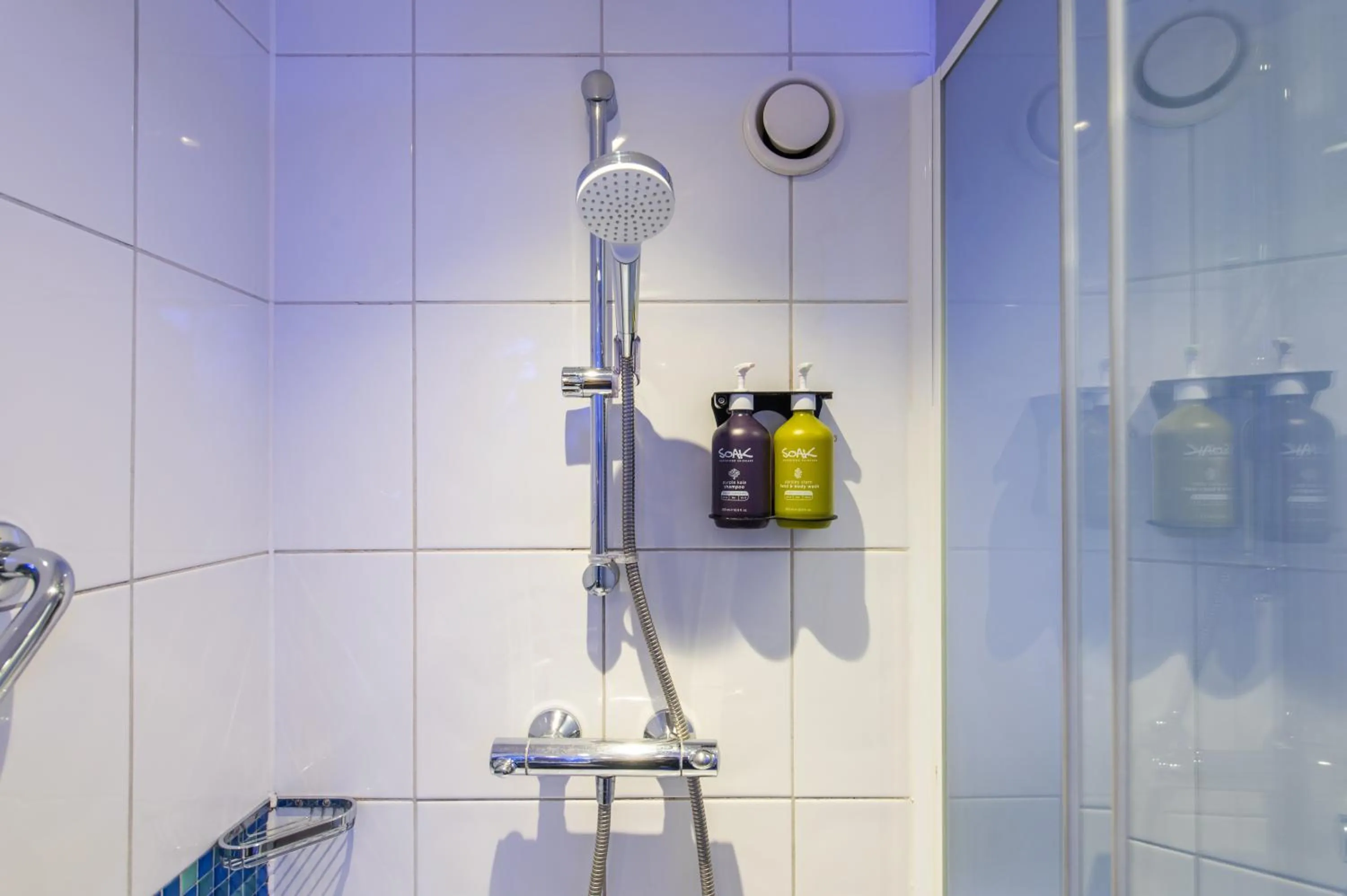 Shower in Holiday Inn Express Ramsgate – Minster by IHG