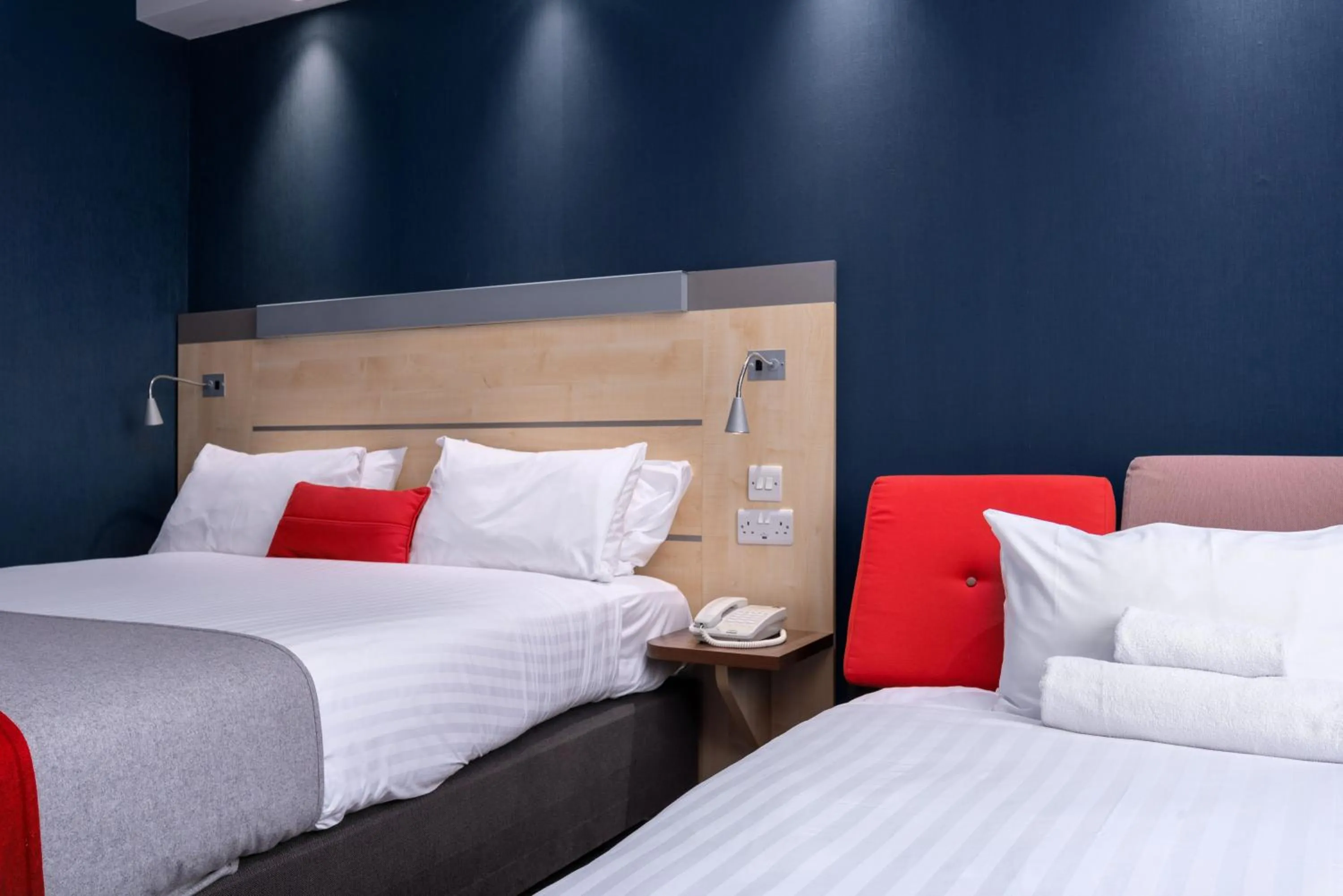 Bed in Holiday Inn Express Ramsgate – Minster by IHG