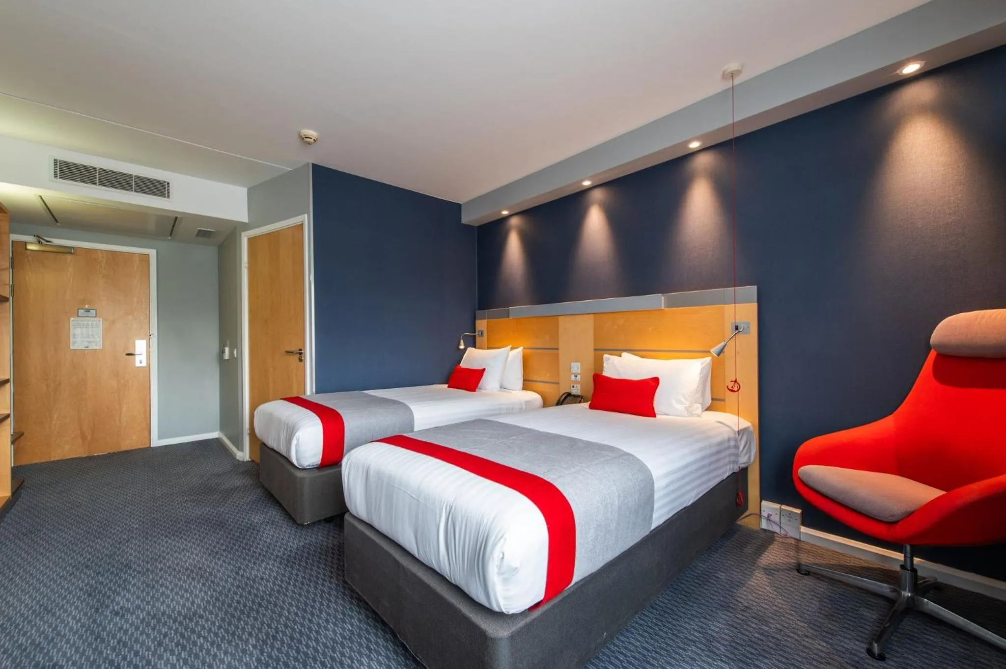 Photo of the whole room, Bed in Holiday Inn Express Ramsgate – Minster by IHG