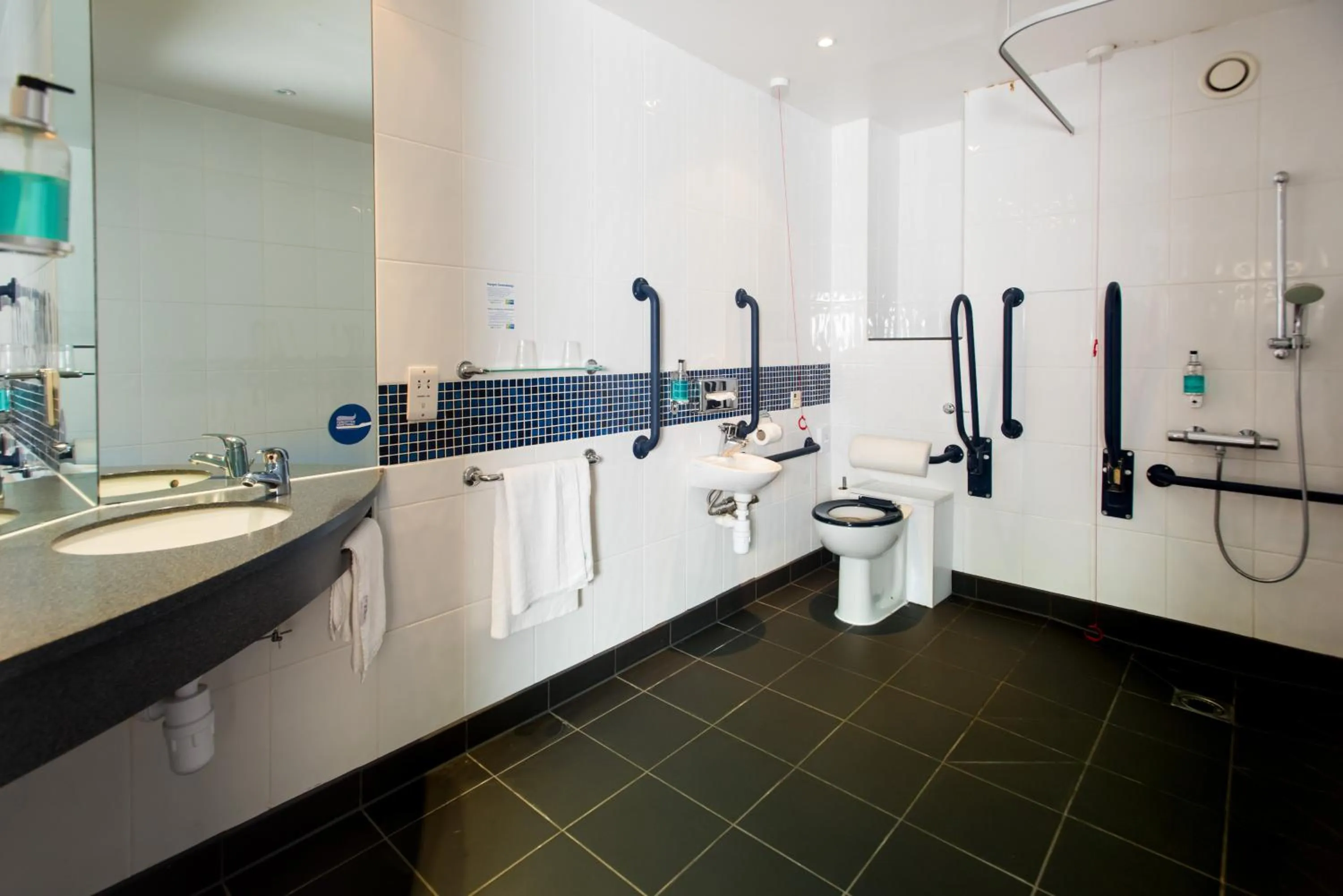 Shower in Holiday Inn Express Ramsgate – Minster by IHG