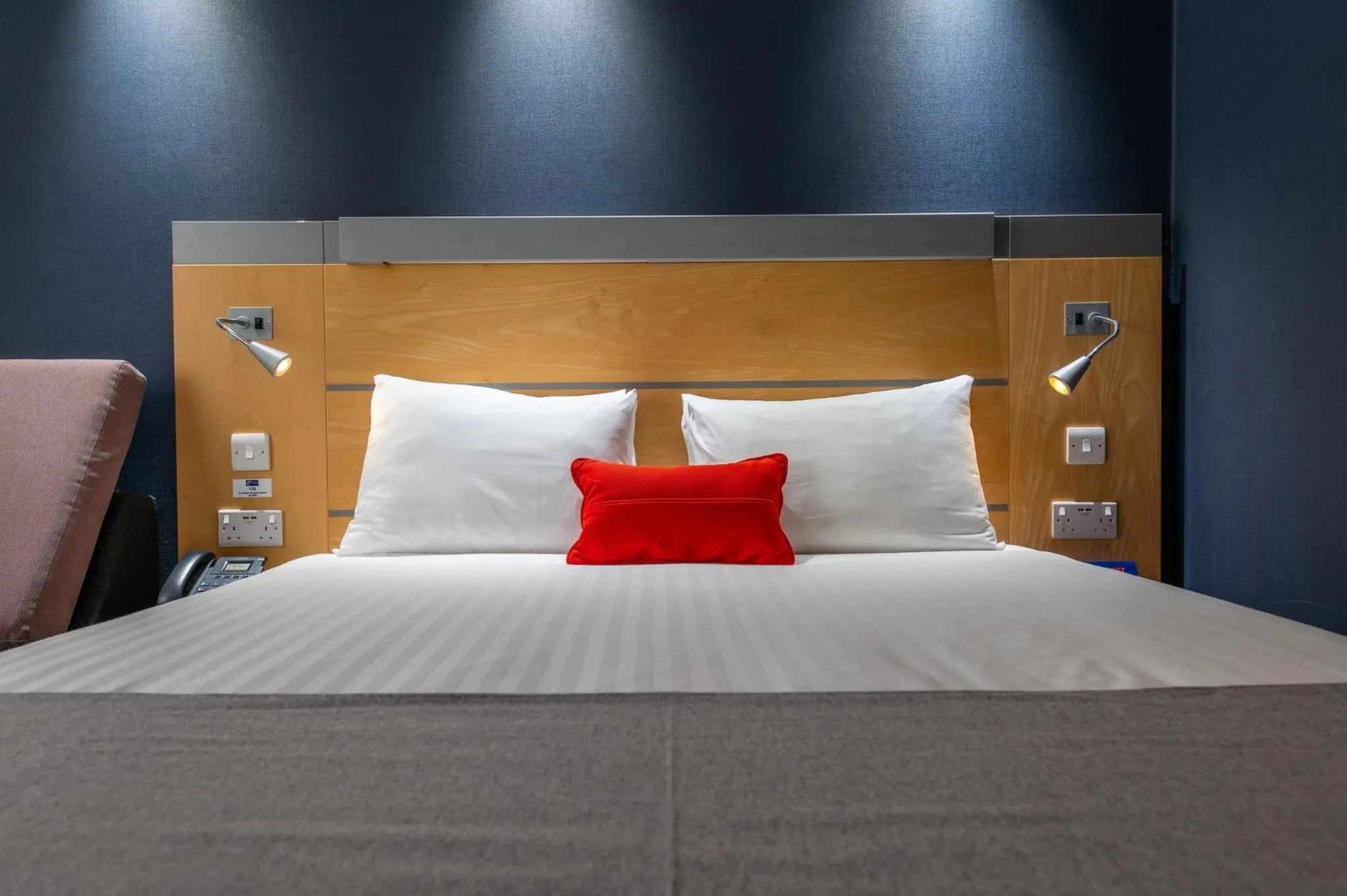 Photo of the whole room, Bed in Holiday Inn Express Ramsgate – Minster by IHG