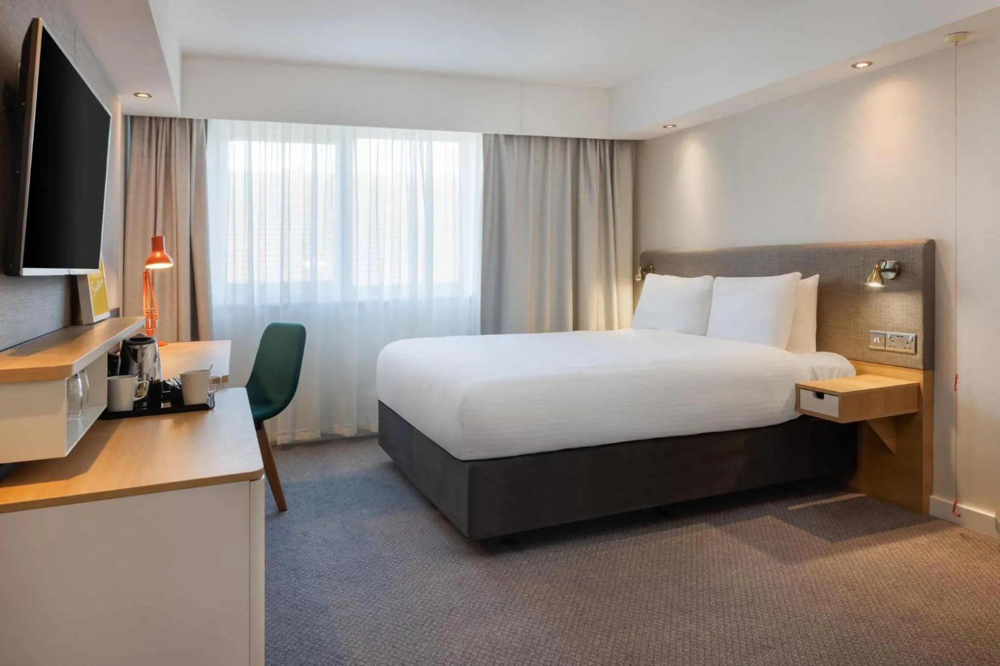 Photo of the whole room, Bed in Holiday Inn Mansfield Alfreton M1 Jct 28 by IHG