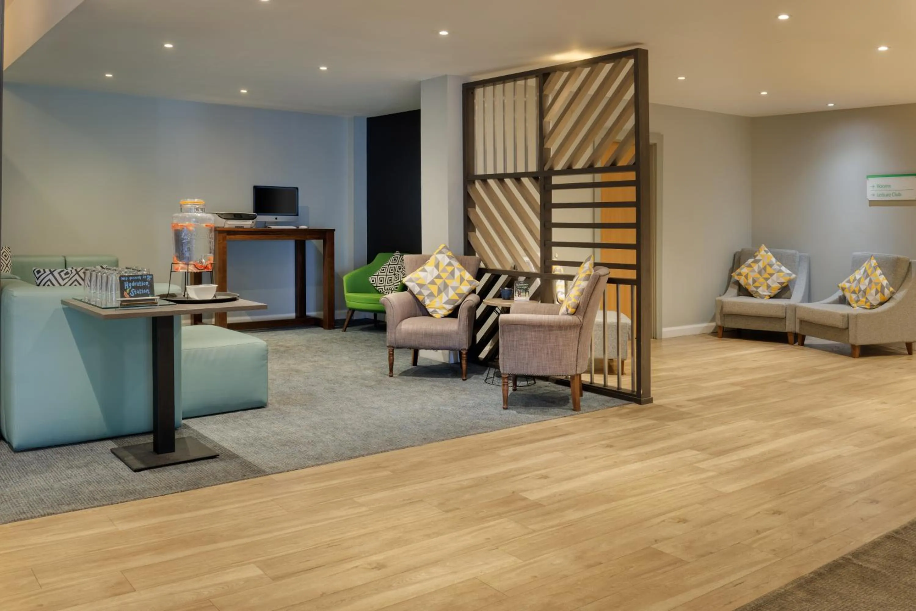 Lobby or reception in Holiday Inn Mansfield Alfreton M1 Jct 28 by IHG