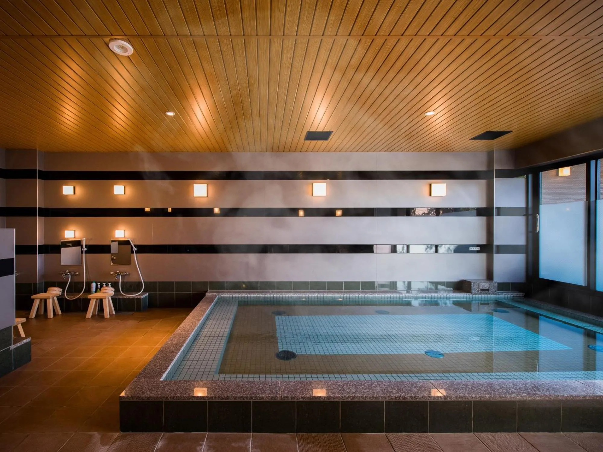 Hot Tub in Dogo Onsen Yachiyo 道後温泉八千代