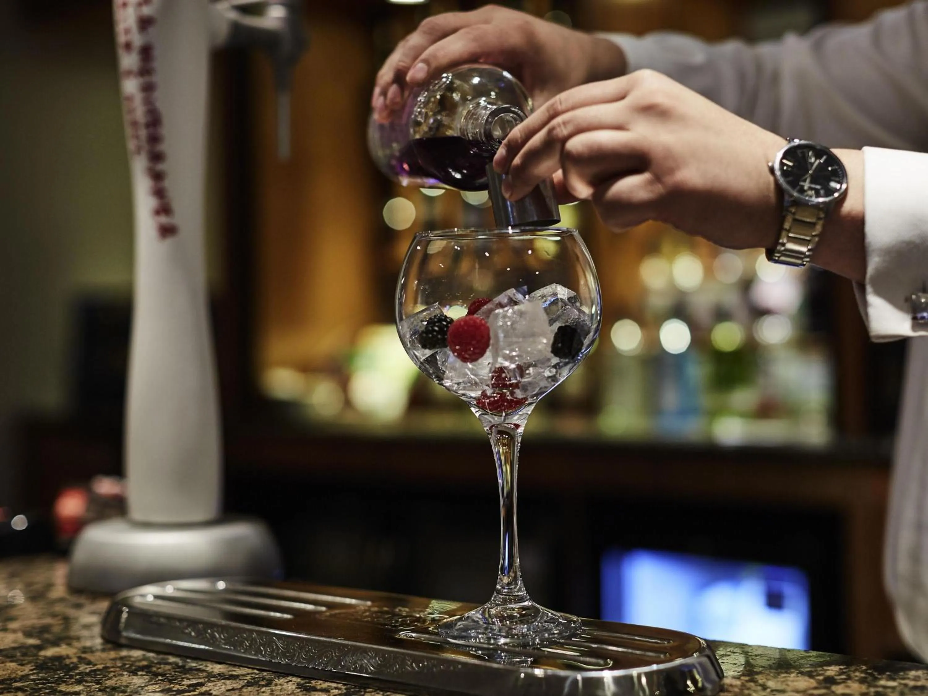 Lounge or bar in Mercure Sheffield Kenwood Hall & Spa