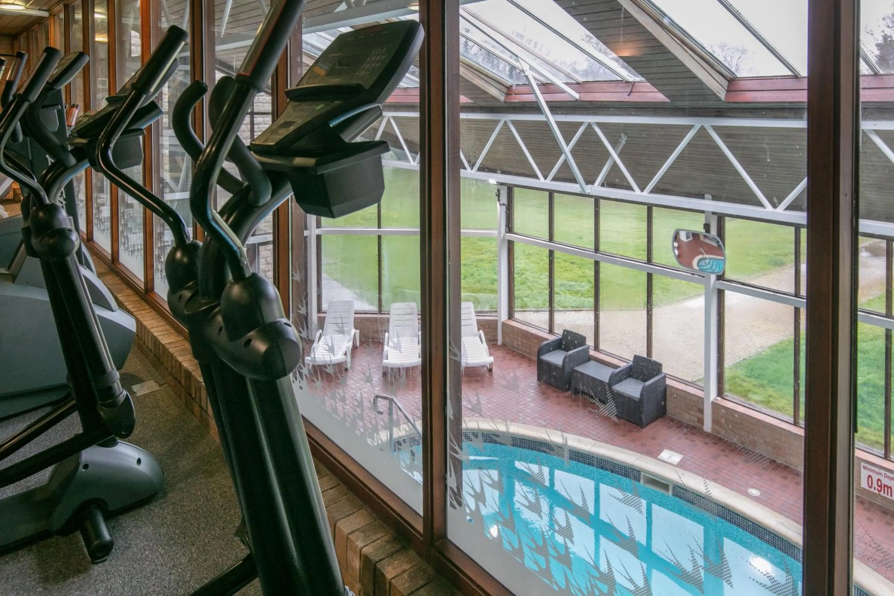 Swimming pool in Mercure Sheffield Kenwood Hall & Spa