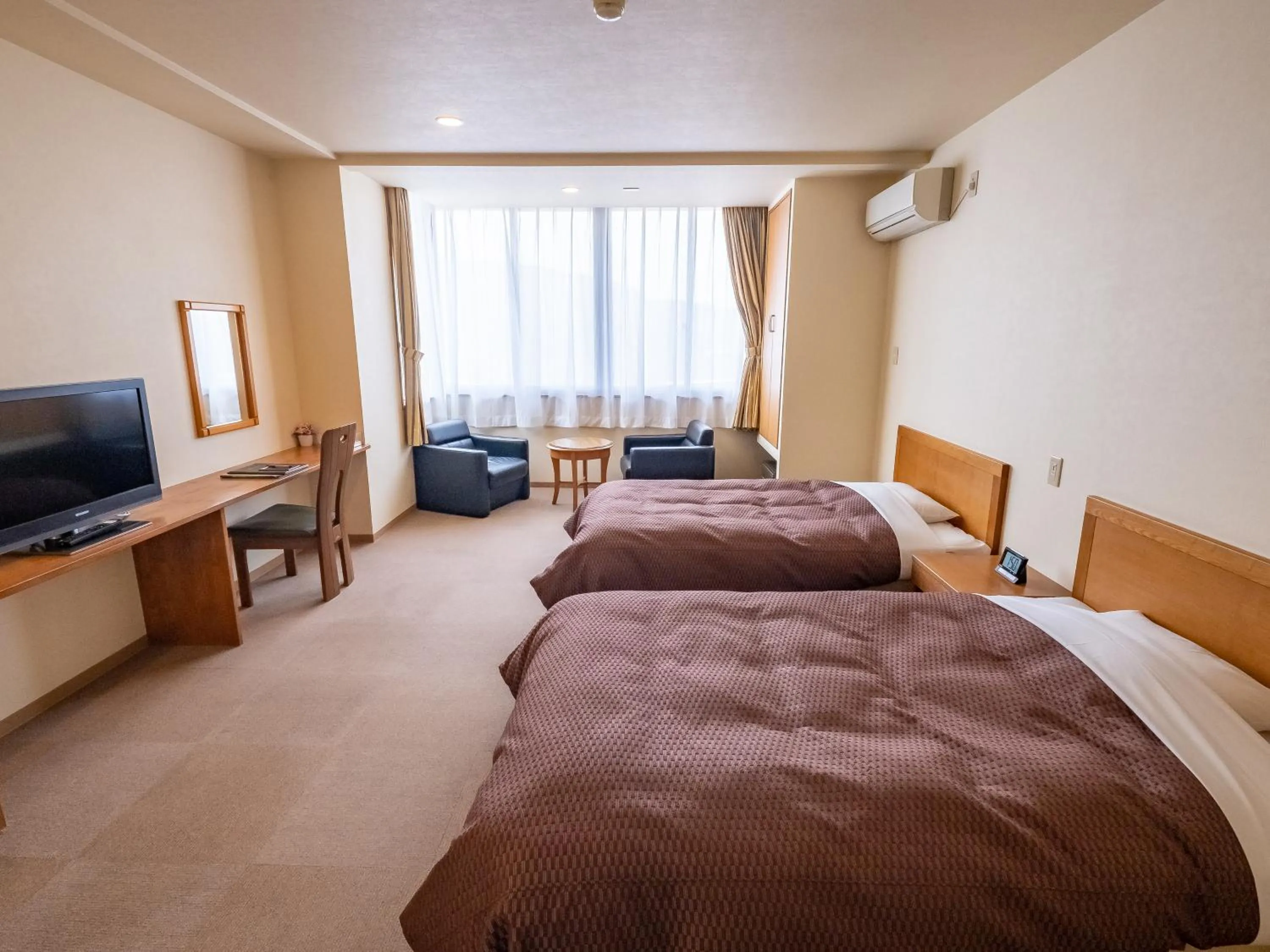 Photo of the whole room, Bed in HAKONE GORA ONSEN Hotel Kasansui
