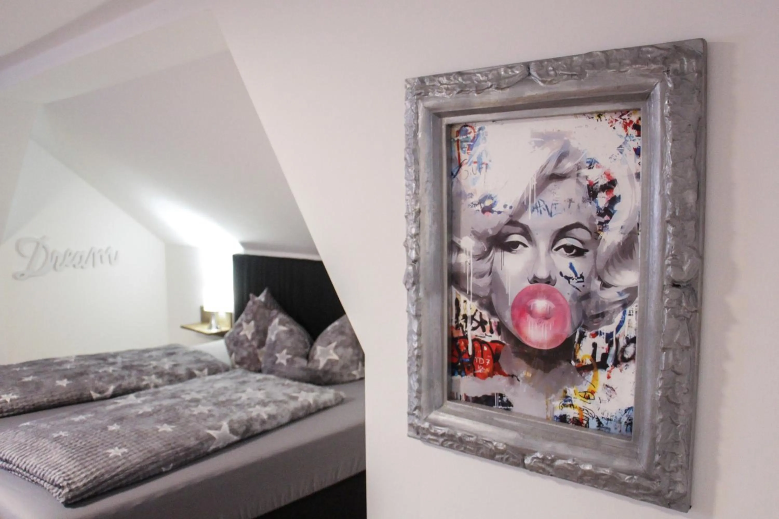 Decorative detail, Bed in Vila Belaggio