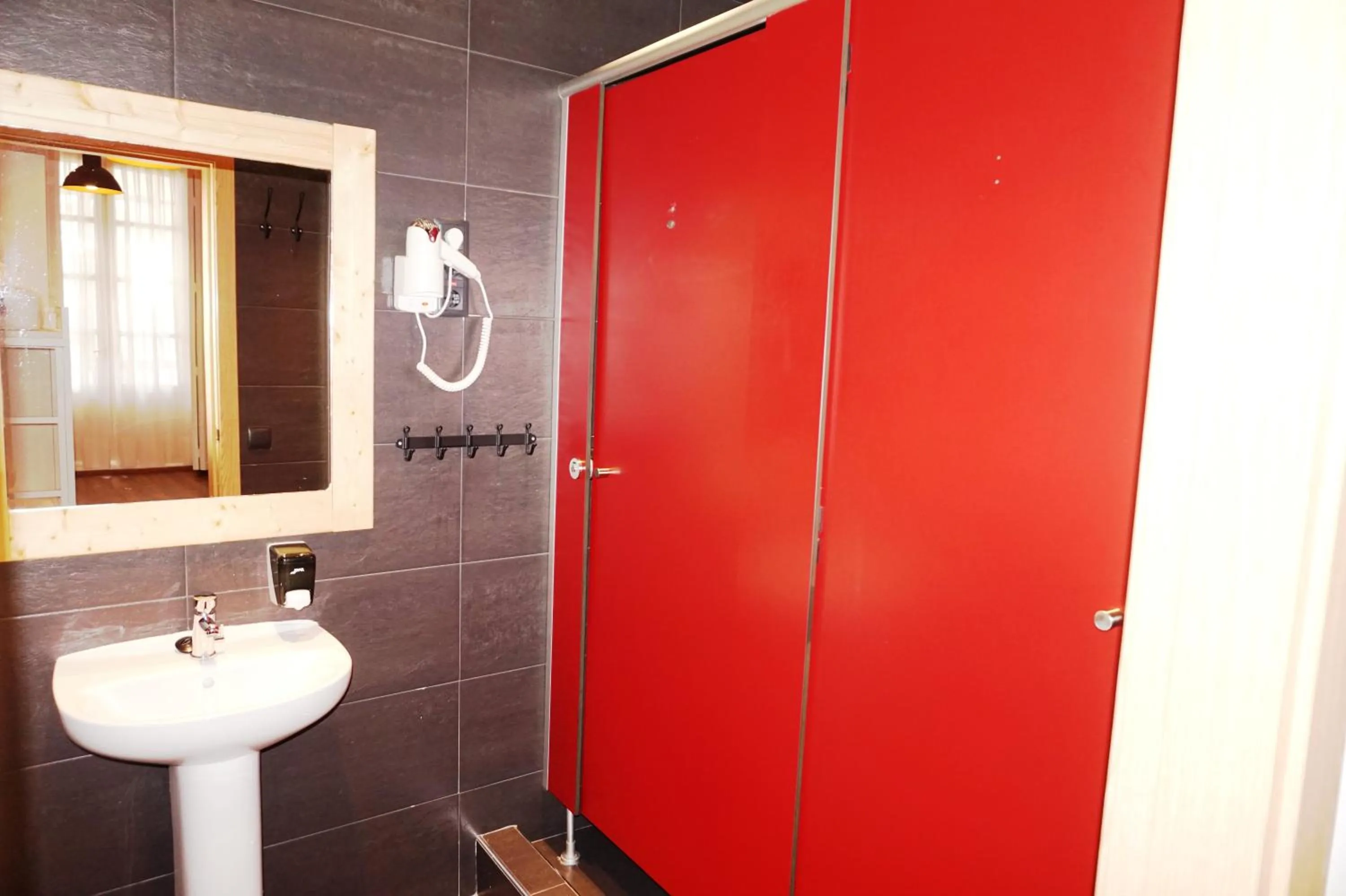 Public Bath in Far Home Atocha