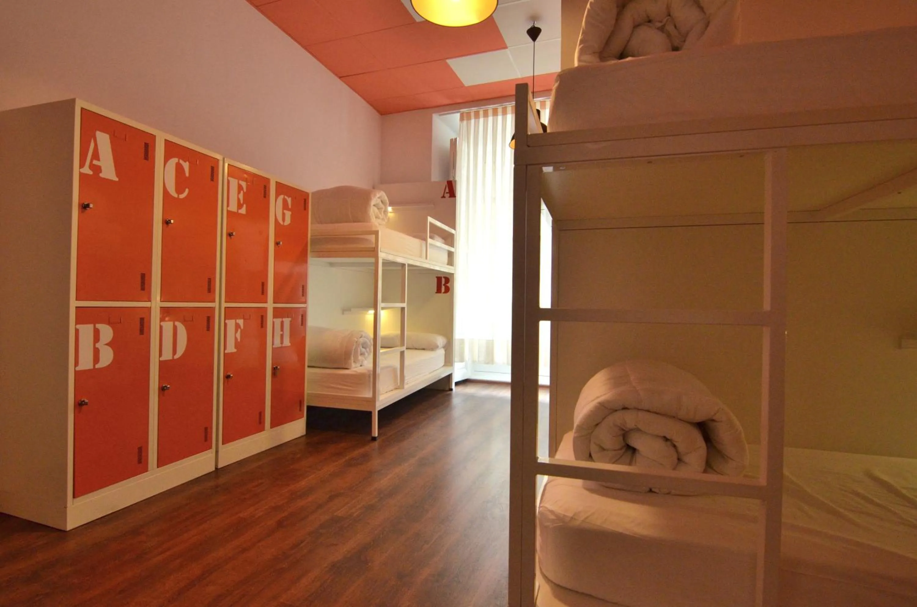 Bedroom, Bed in Far Home Atocha