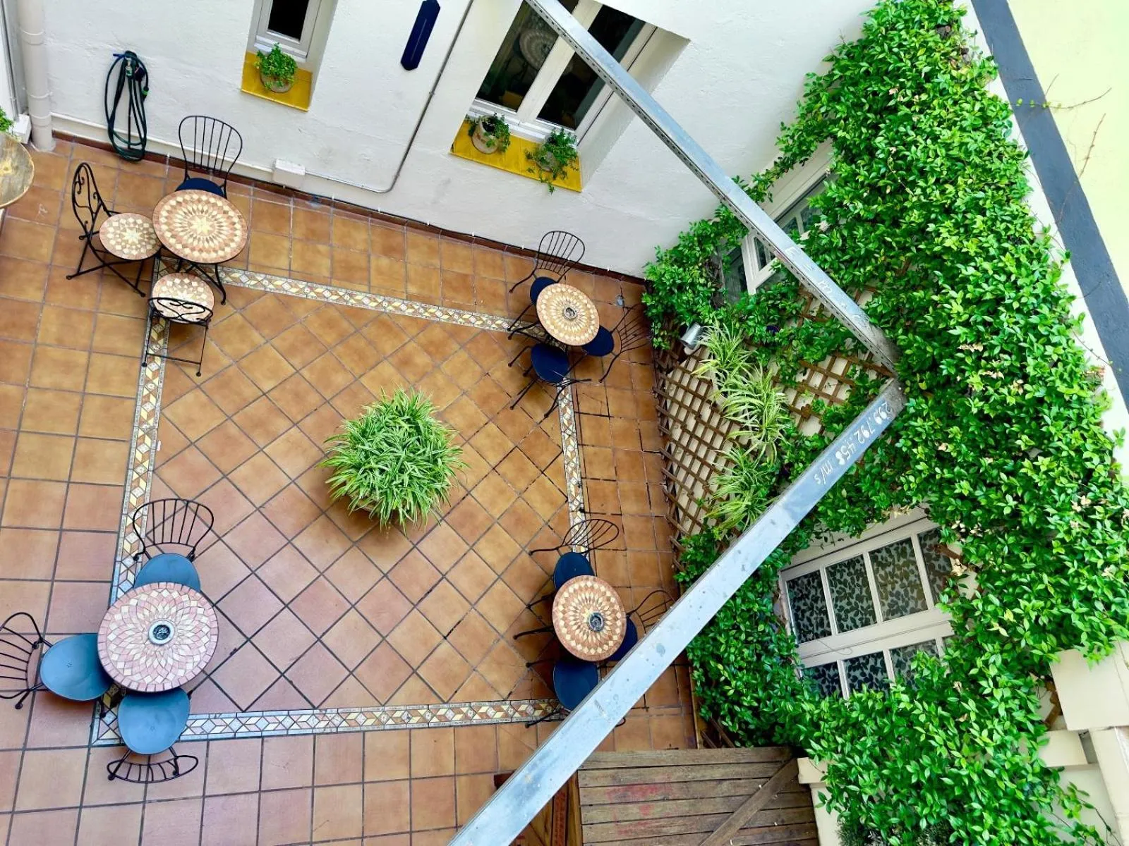 Patio in Far Home Atocha