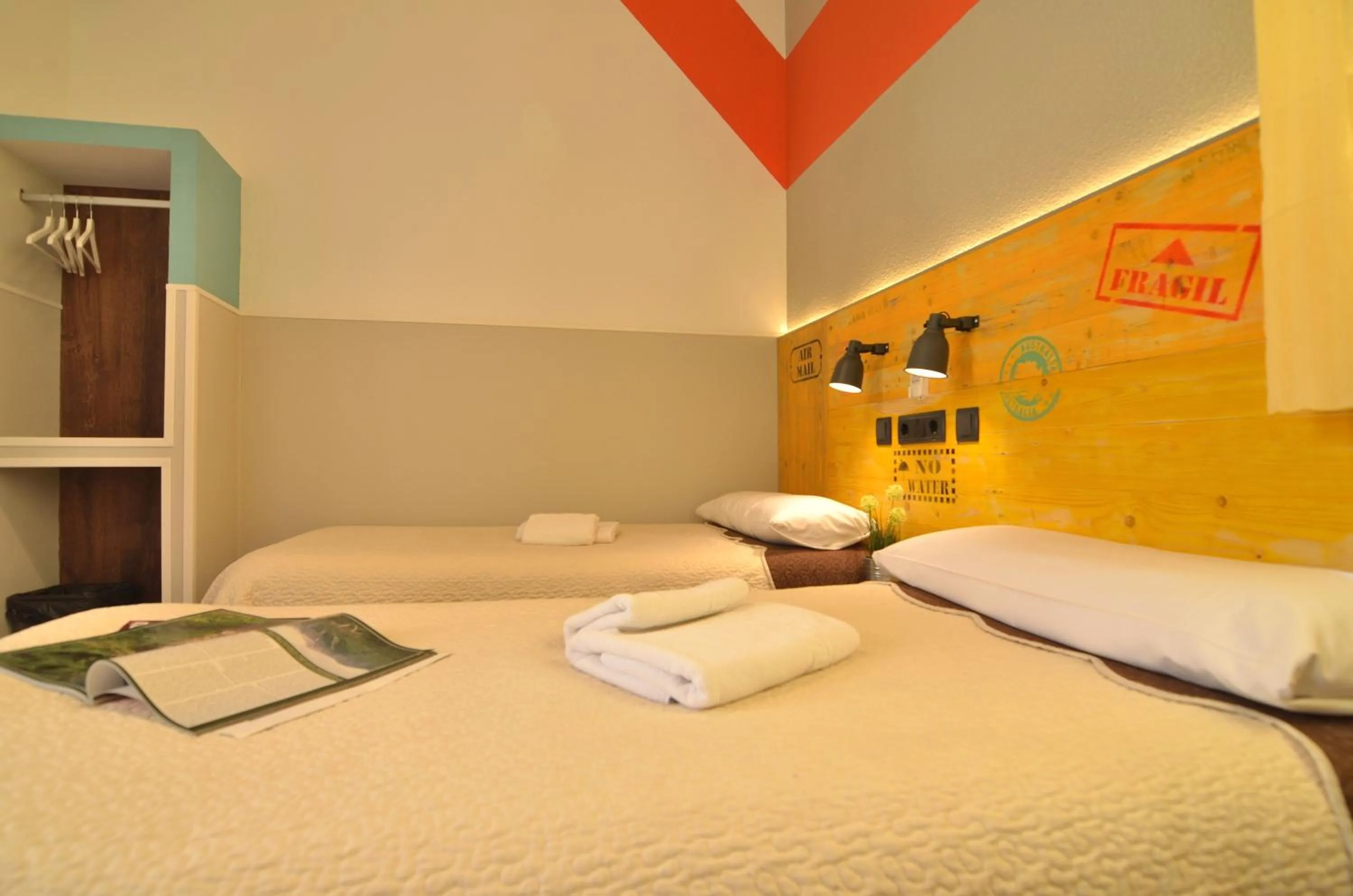 Bedroom, Bed in Far Home Atocha