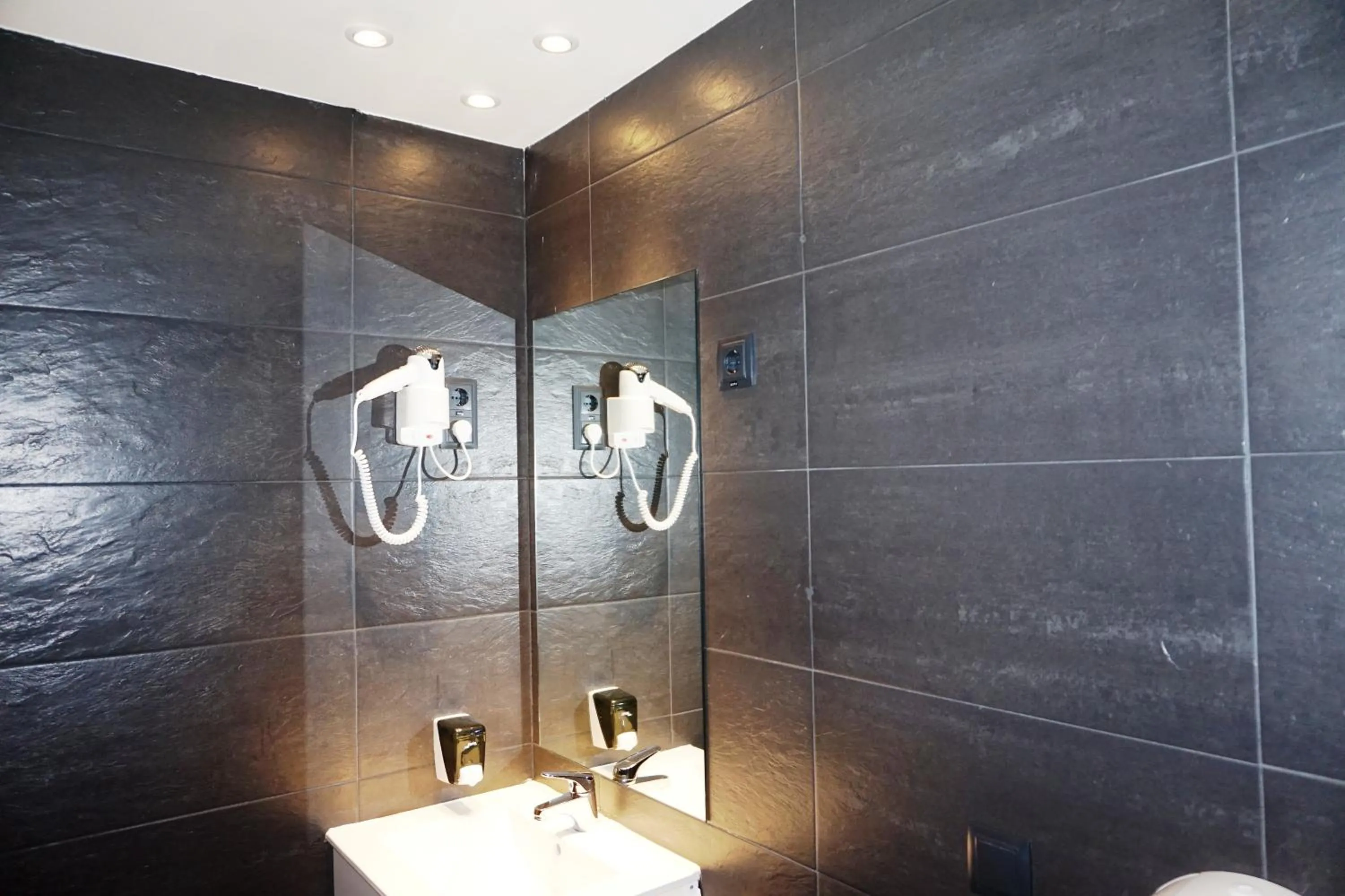 Bathroom in Far Home Atocha