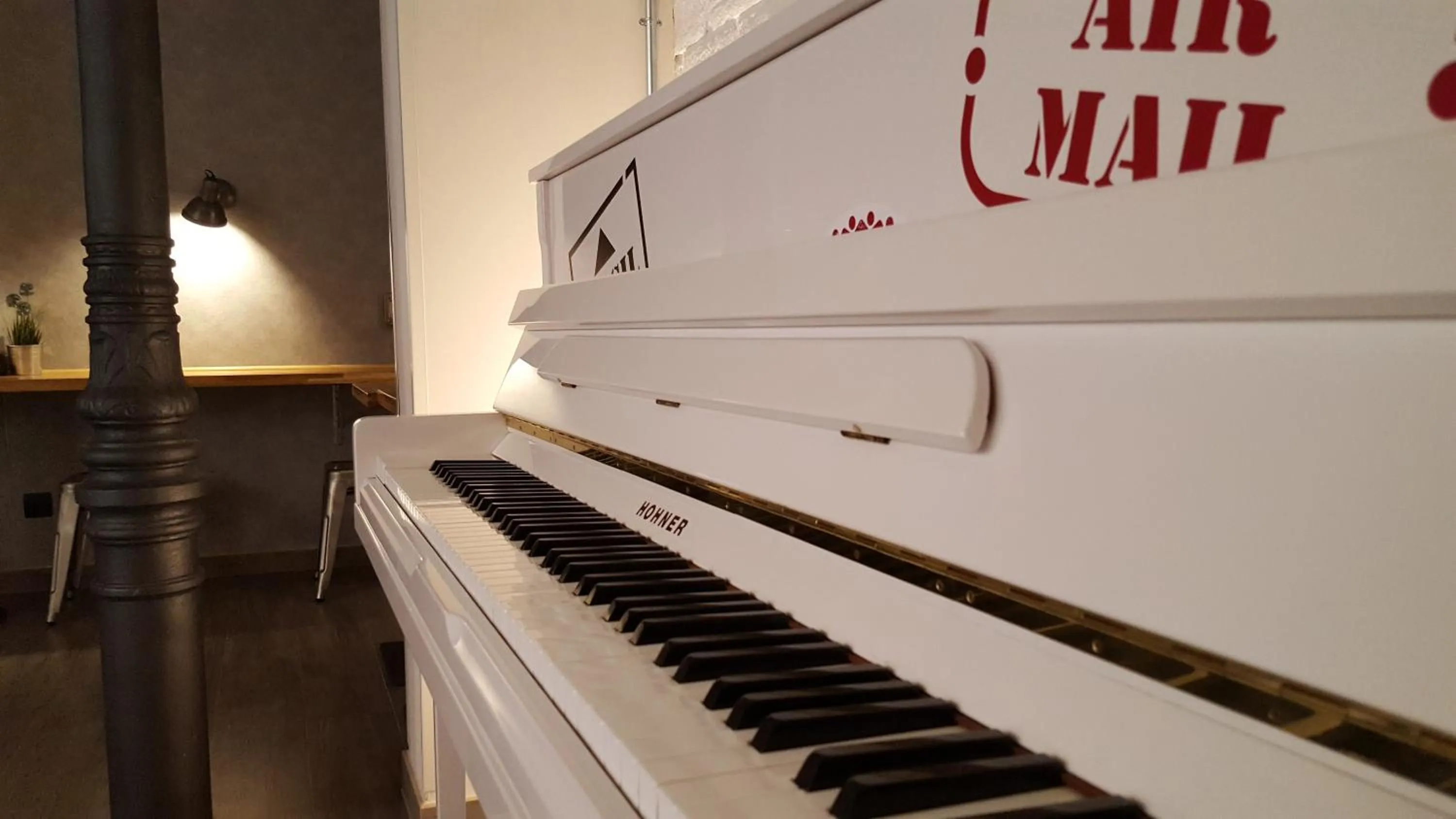 Karaoke in Far Home Atocha