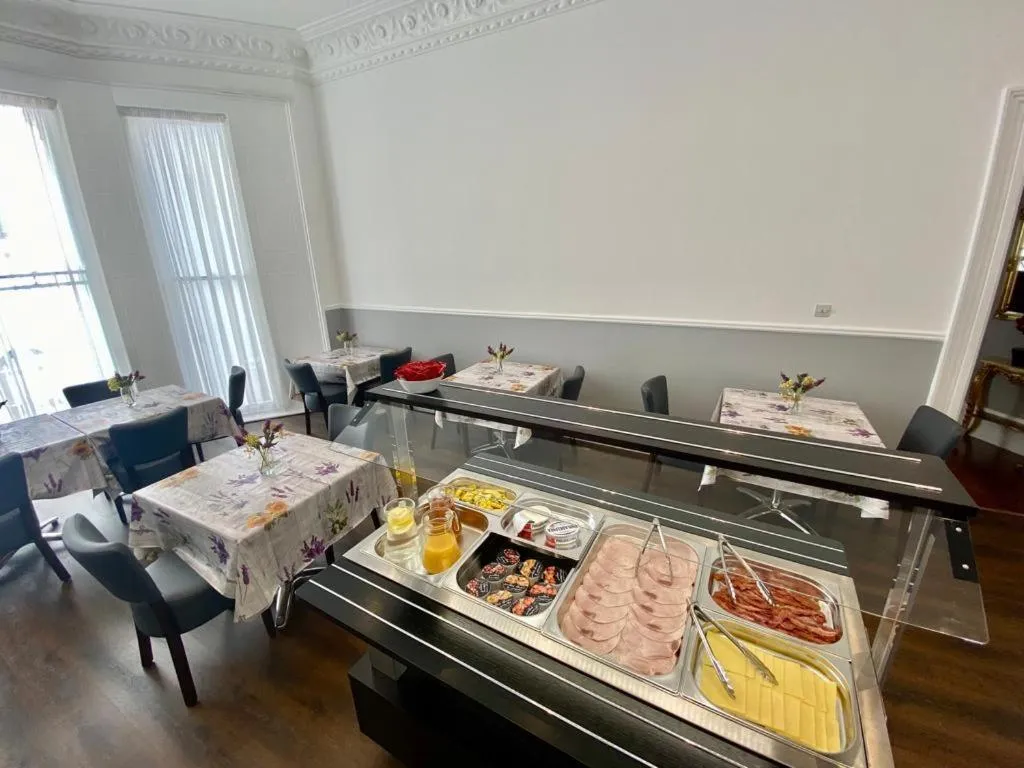 Breakfast in Ravna Gora