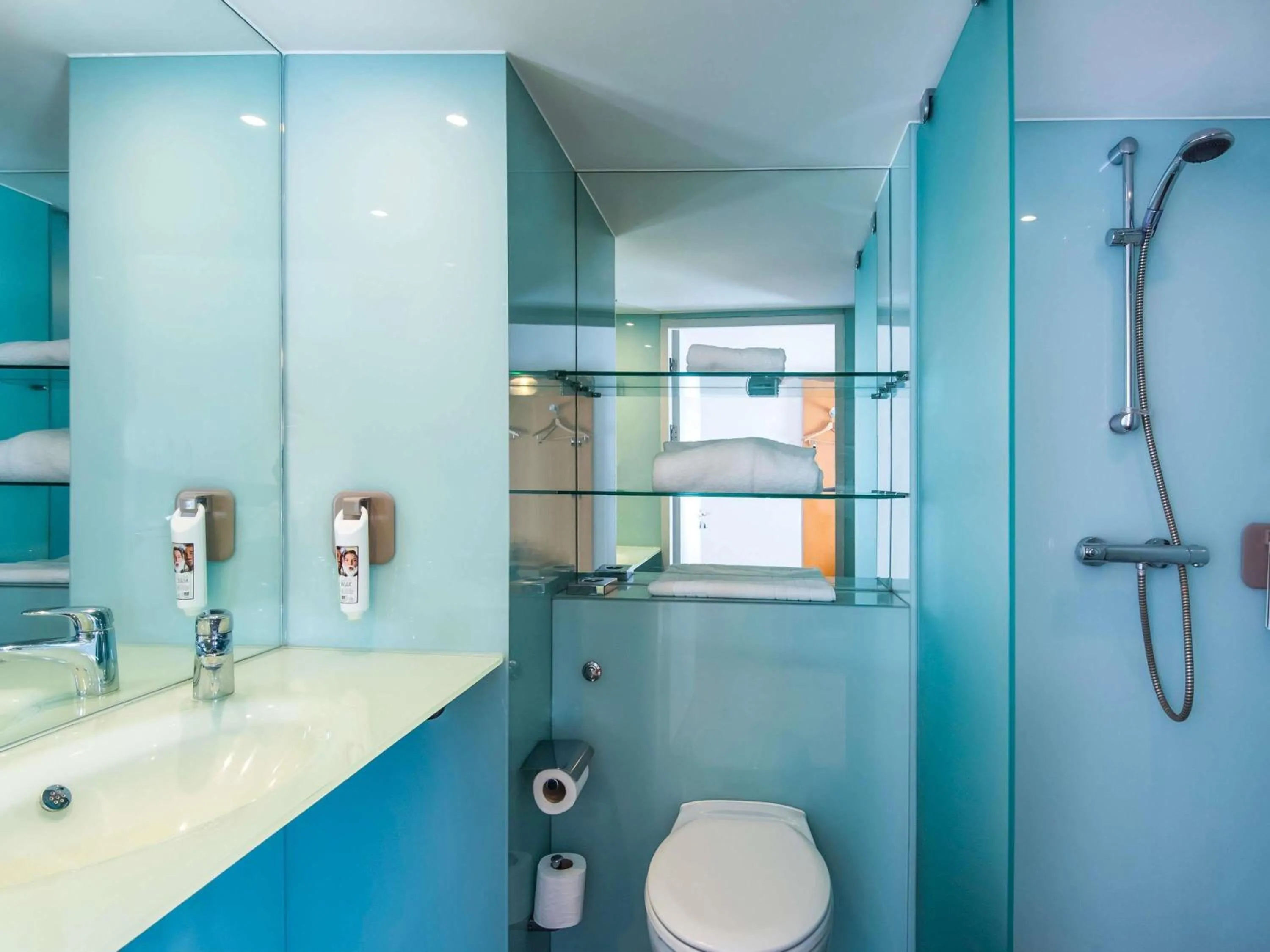 Bedroom in ibis Styles Haydock