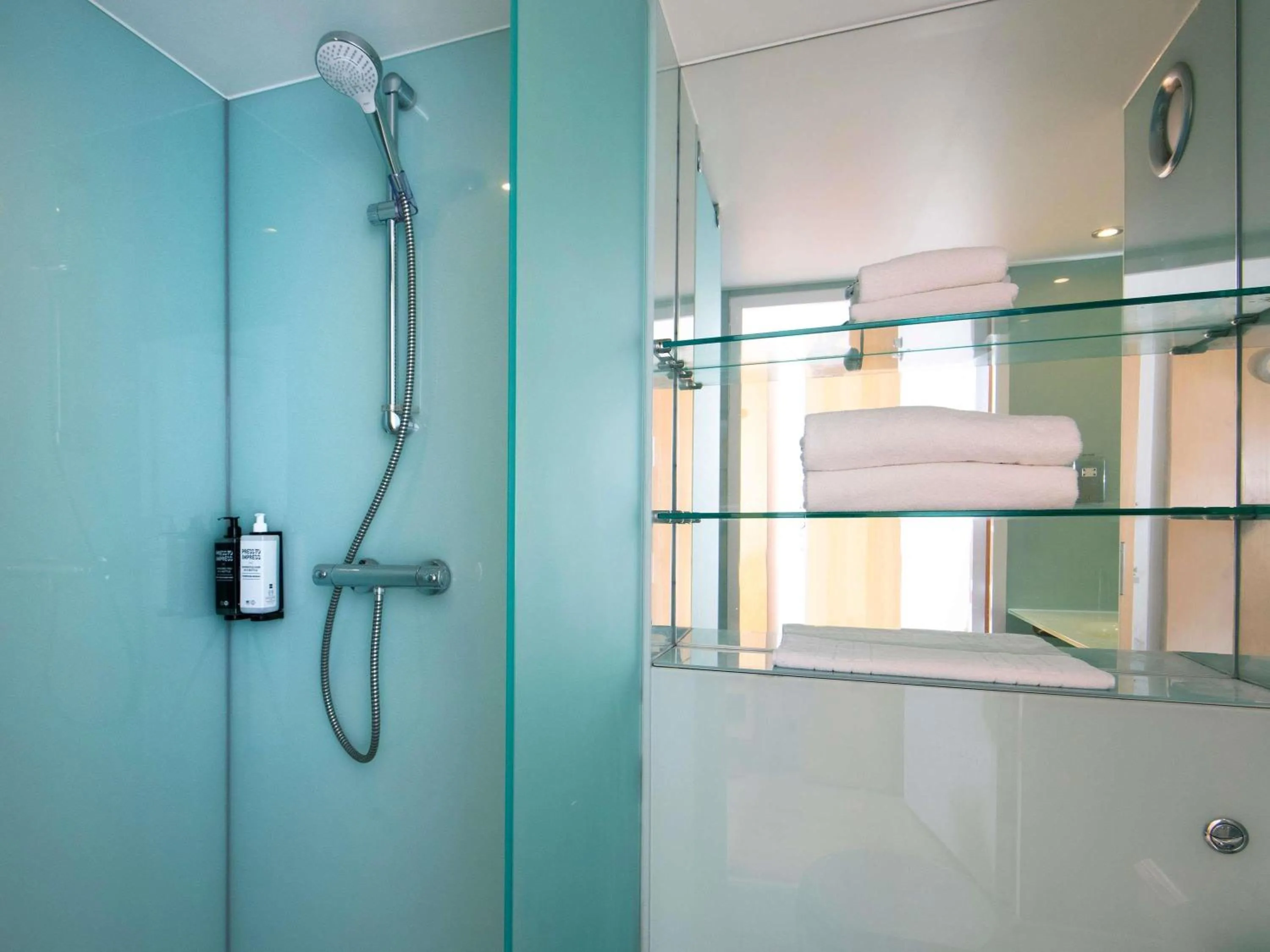 Bedroom in ibis Styles Haydock