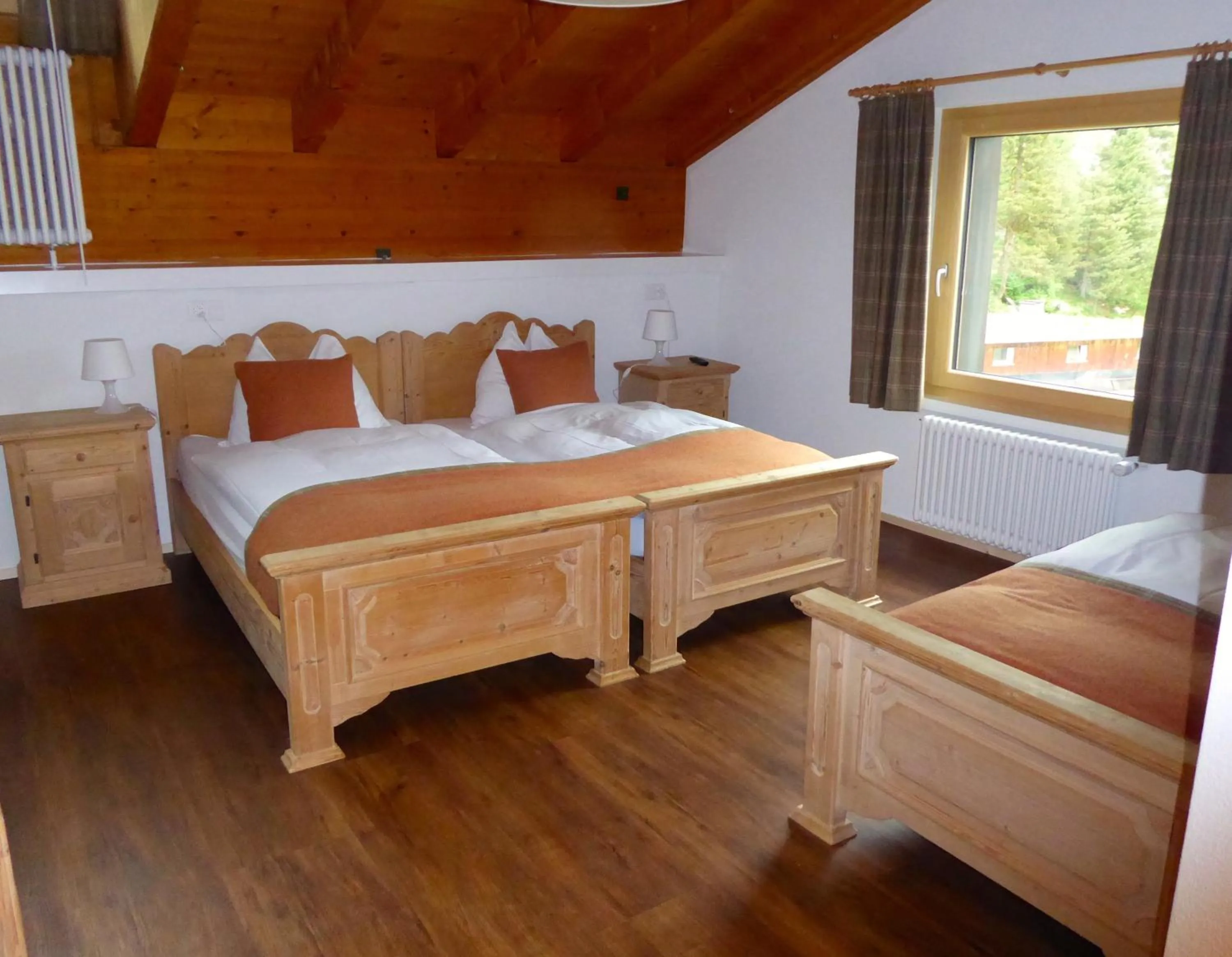 Photo of the whole room, Bed in Hotel Roseg-Gletscher