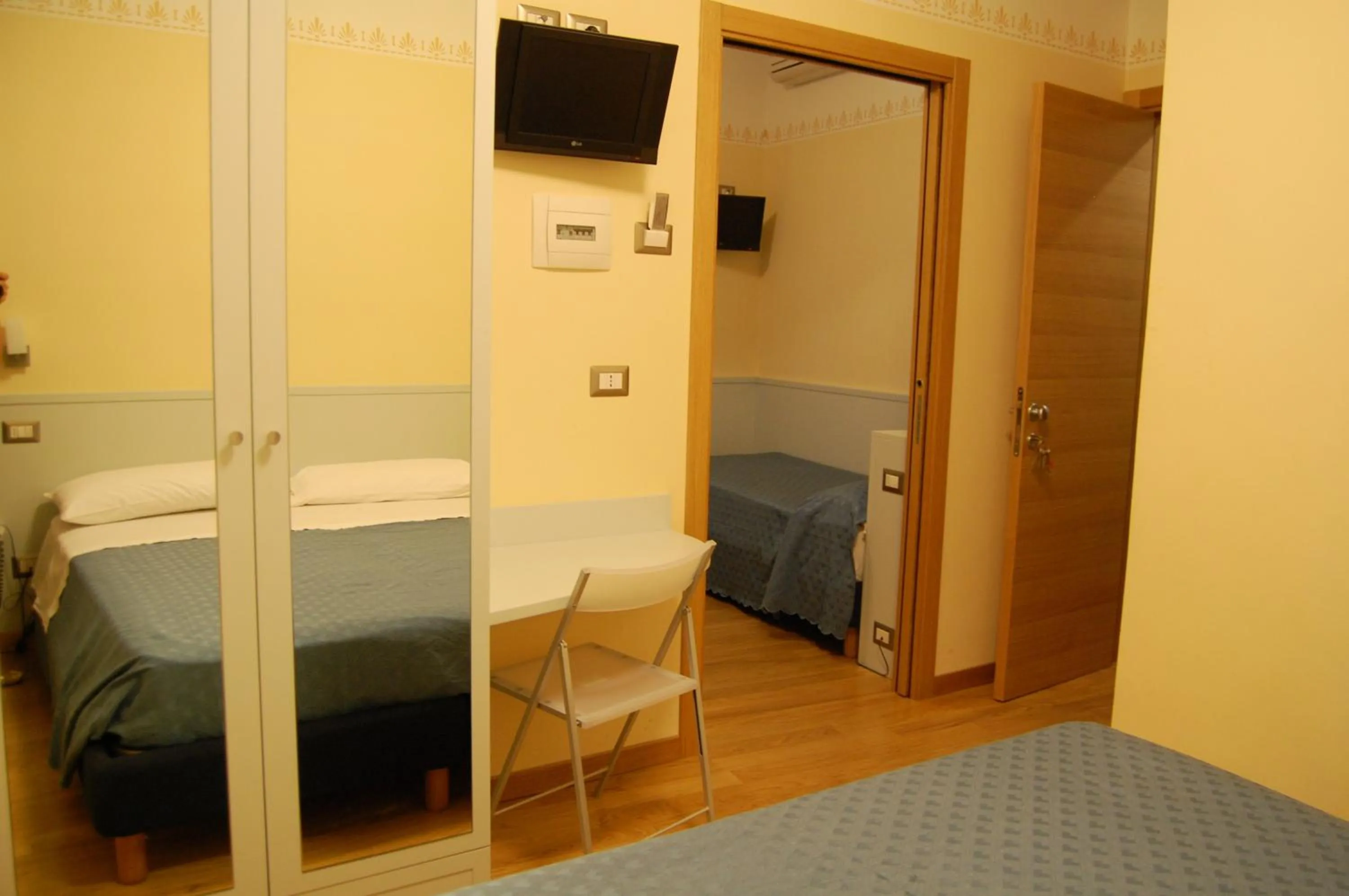 Photo of the whole room, Bed in Hotel Centrale