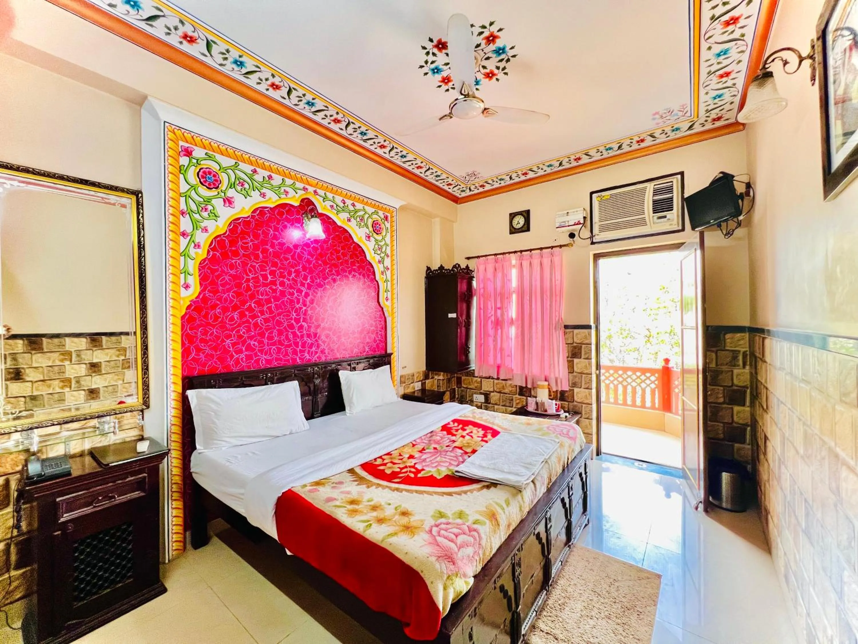 Bed in Hotel Moon Light Palace