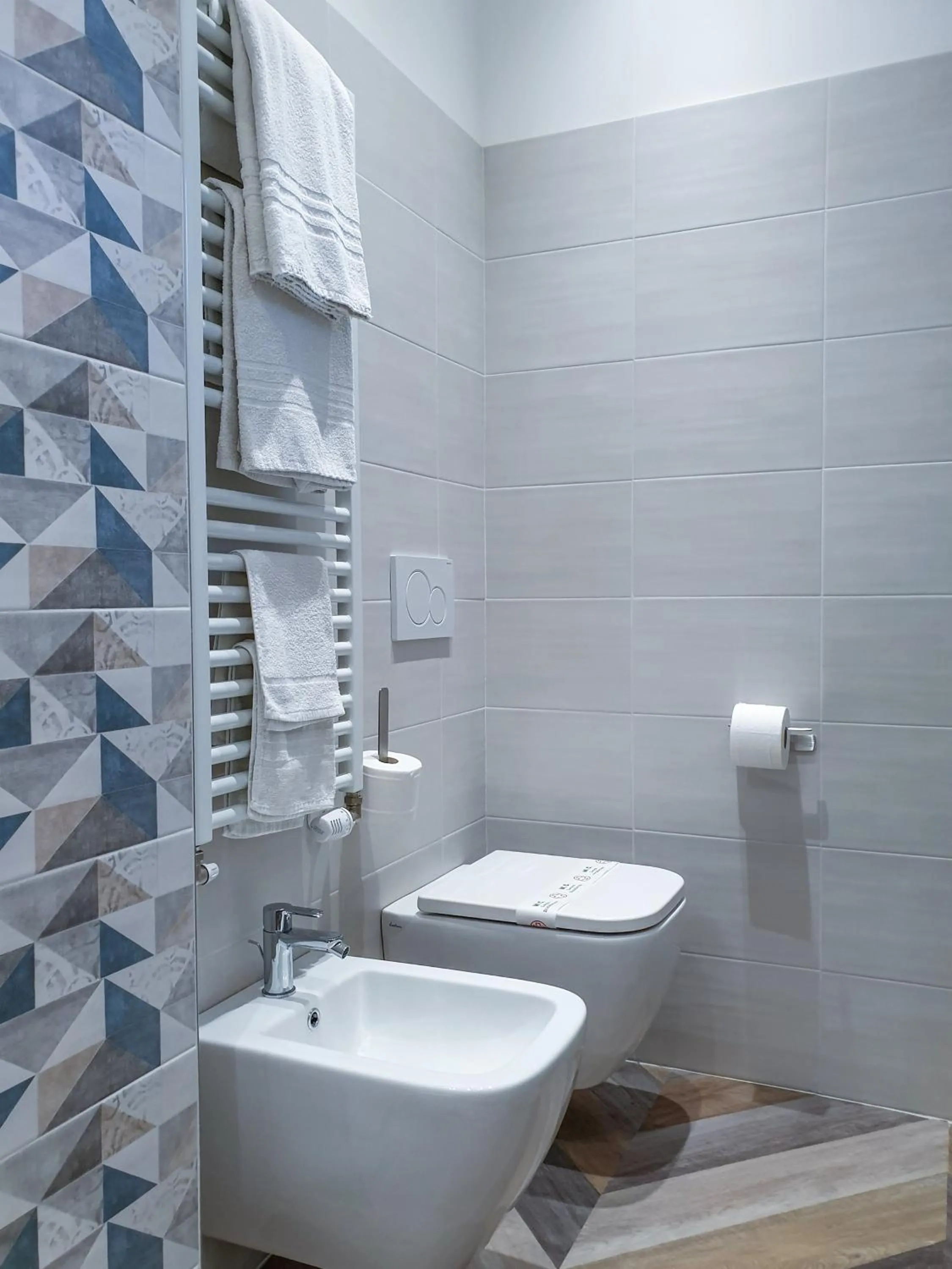 Toilet in Color Hotel Rimini