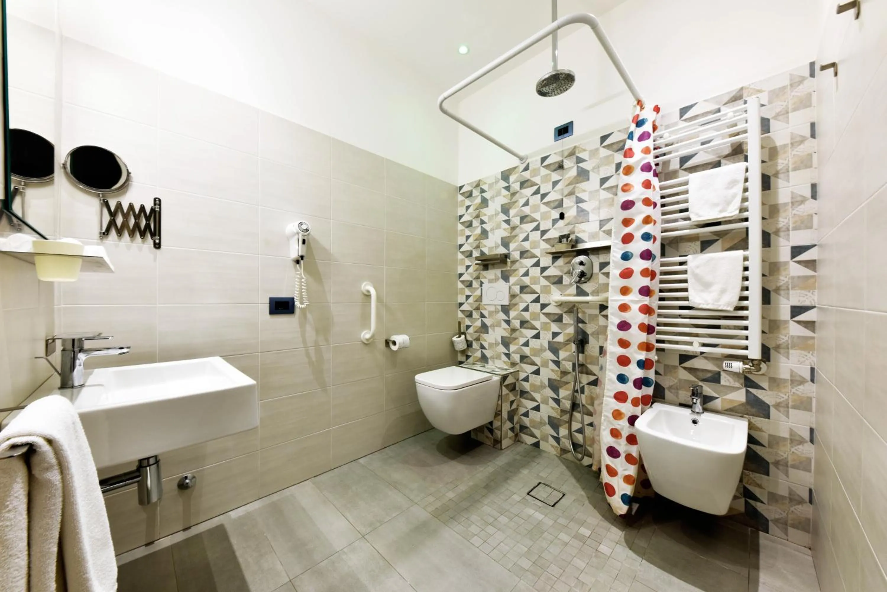 Toilet in Color Hotel Rimini