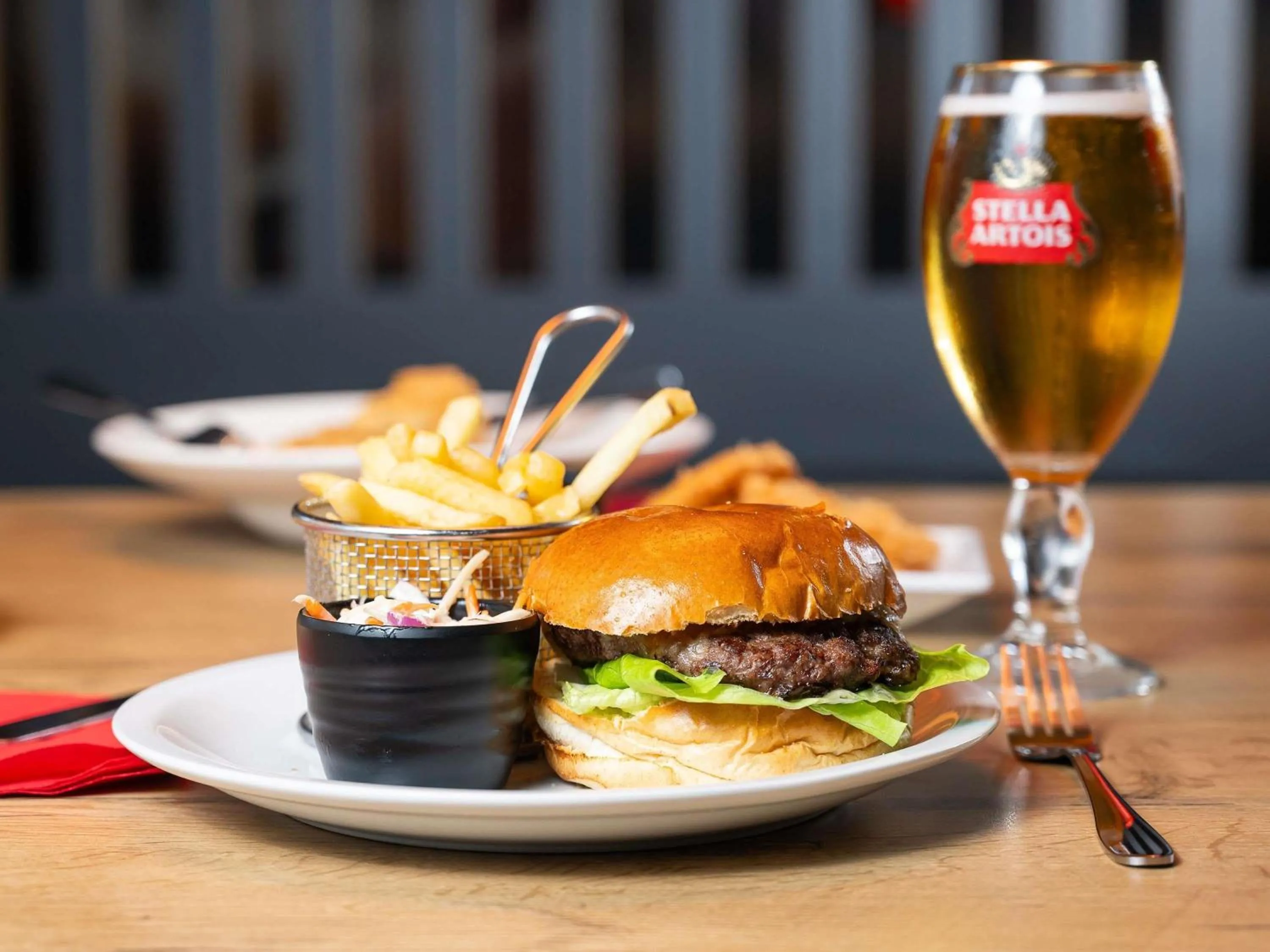 Restaurant/places to eat in ibis Portsmouth