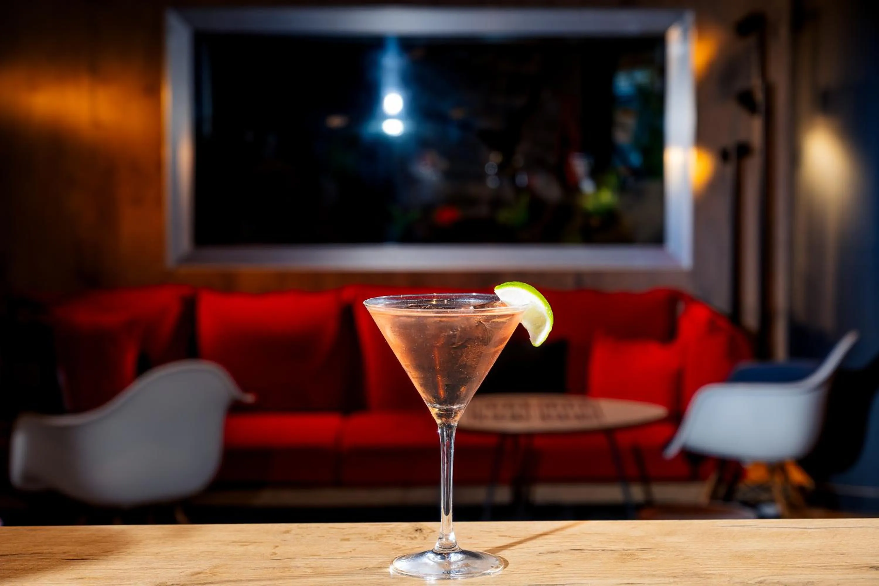 Lounge or bar in ibis Portsmouth