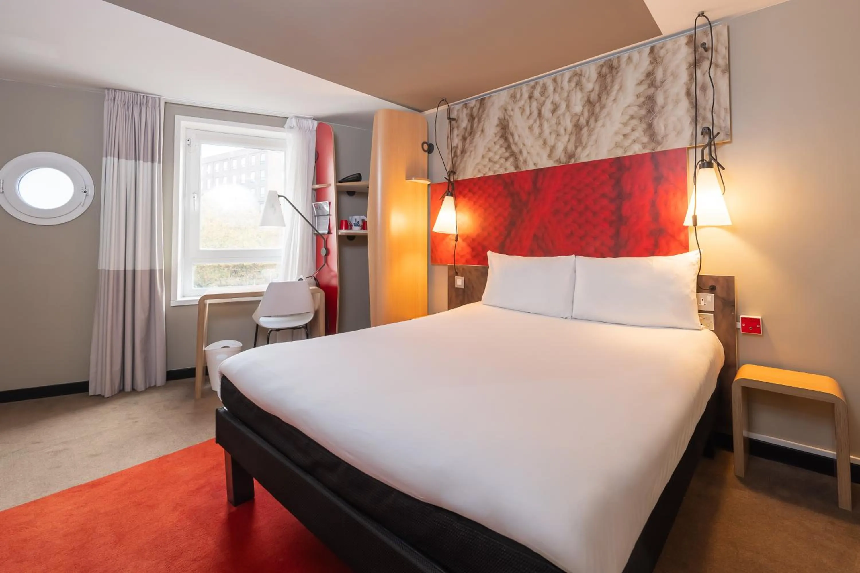 Bed in ibis Portsmouth