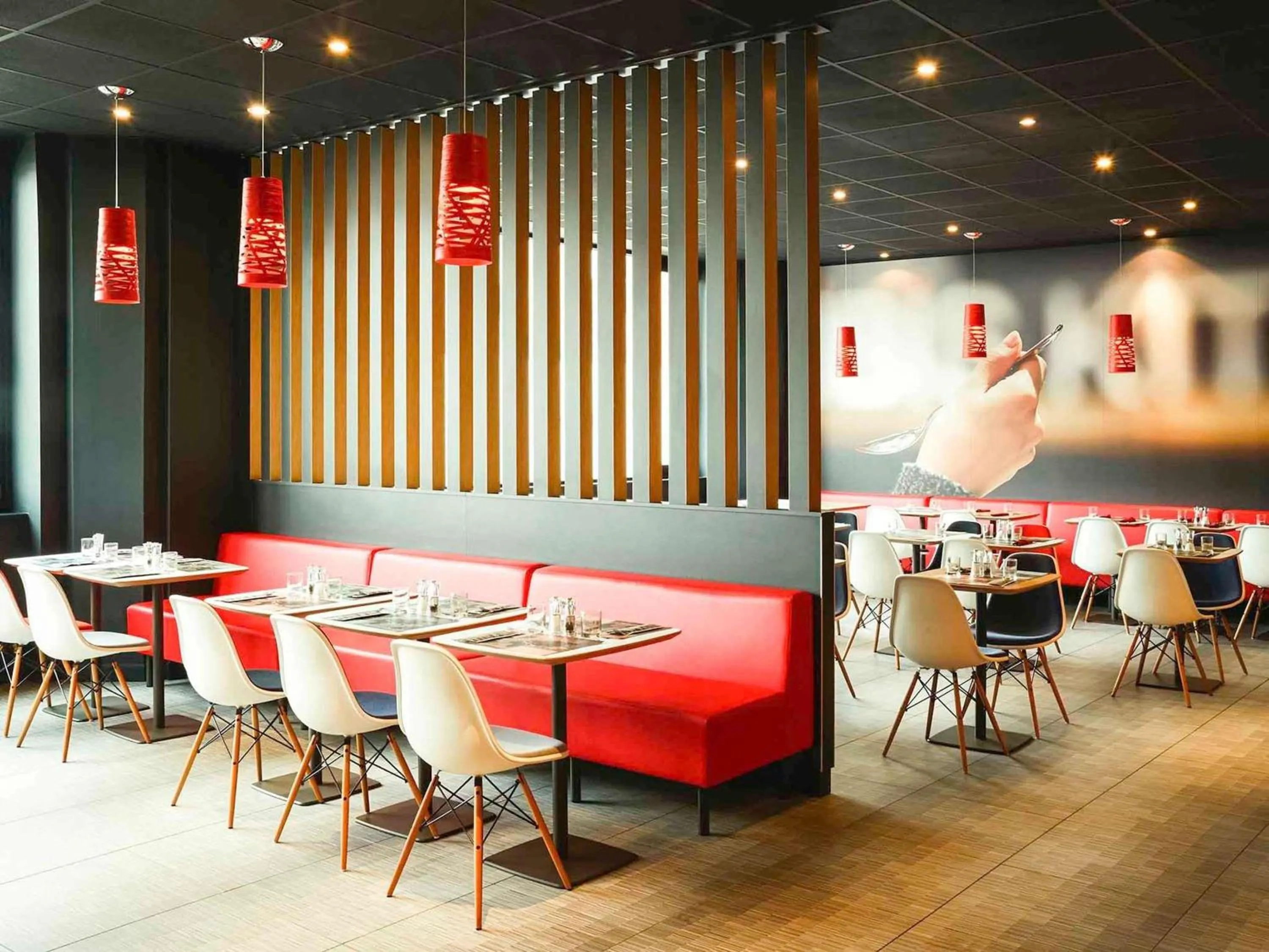 Restaurant/places to eat in ibis Portsmouth