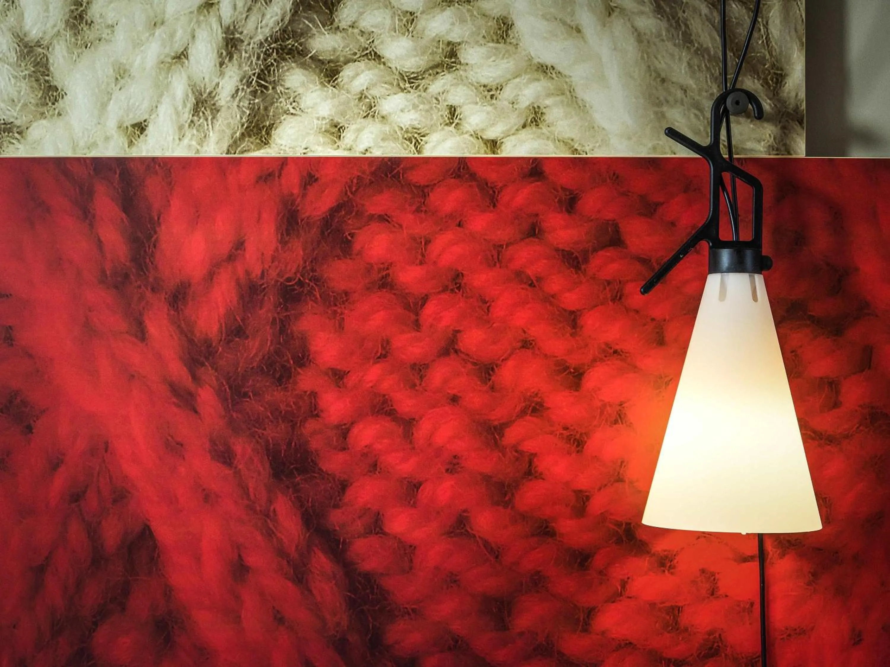 Bedroom in ibis Portsmouth