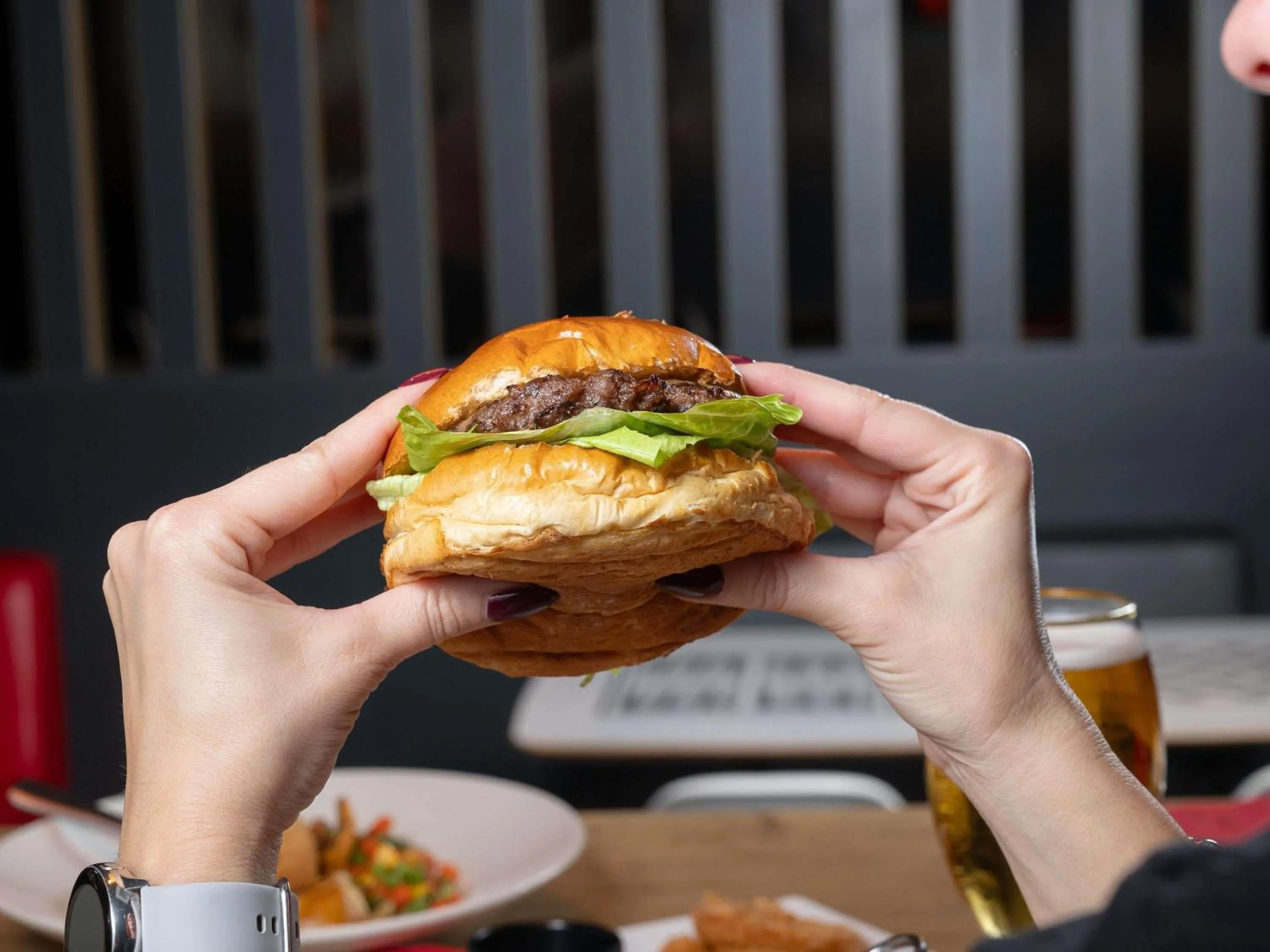 Restaurant/places to eat in ibis Portsmouth