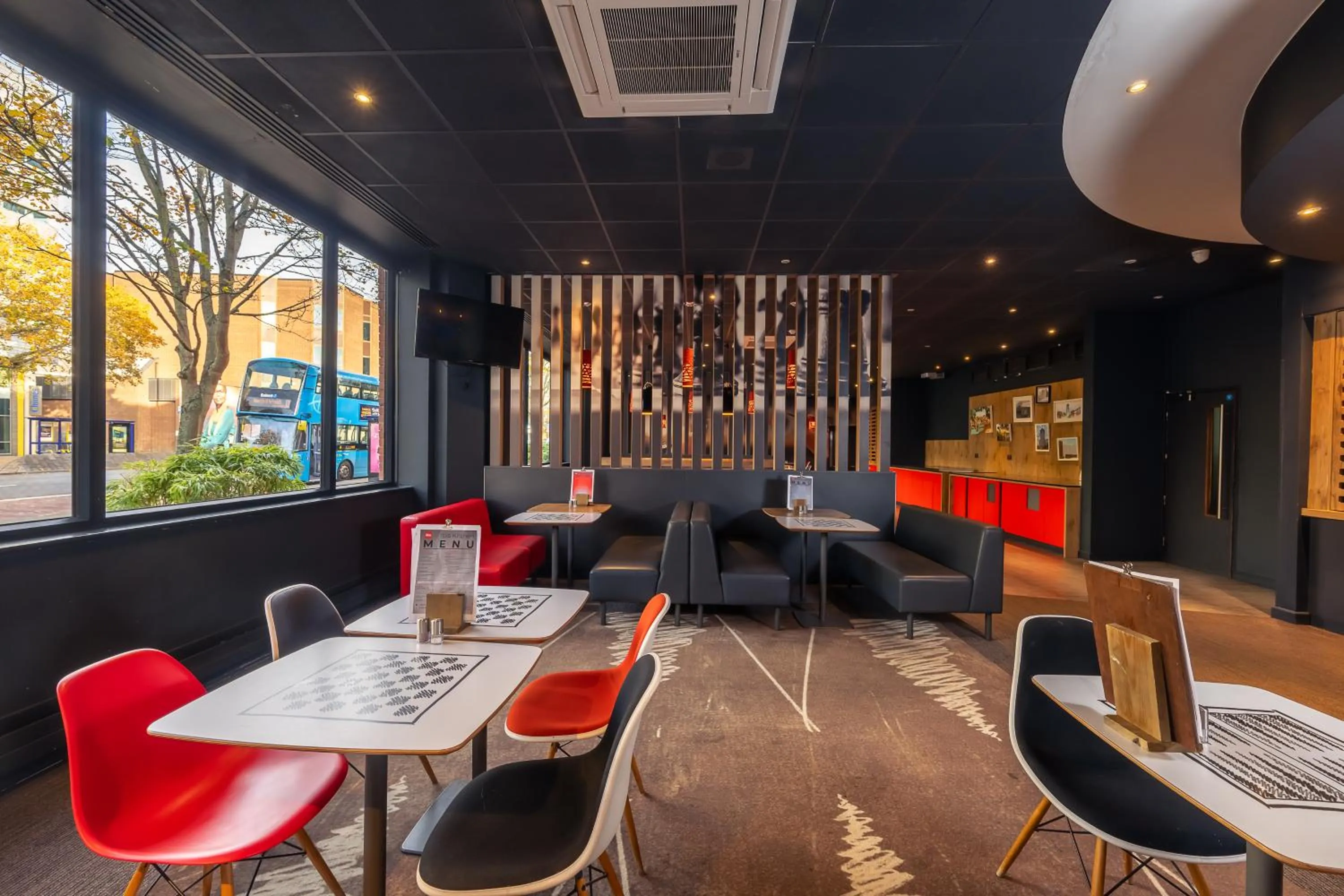 Restaurant/places to eat in ibis Portsmouth