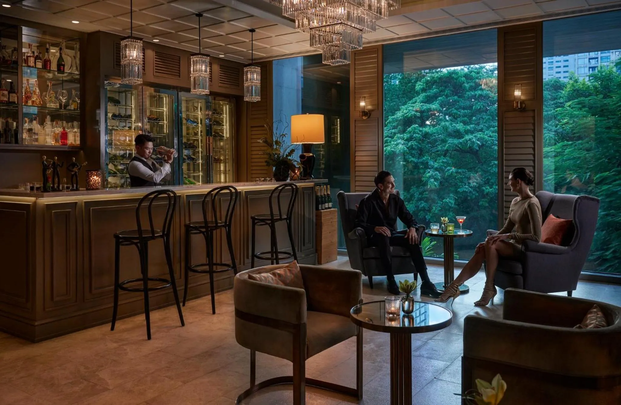 Restaurant/places to eat in Oriental Residence Bangkok