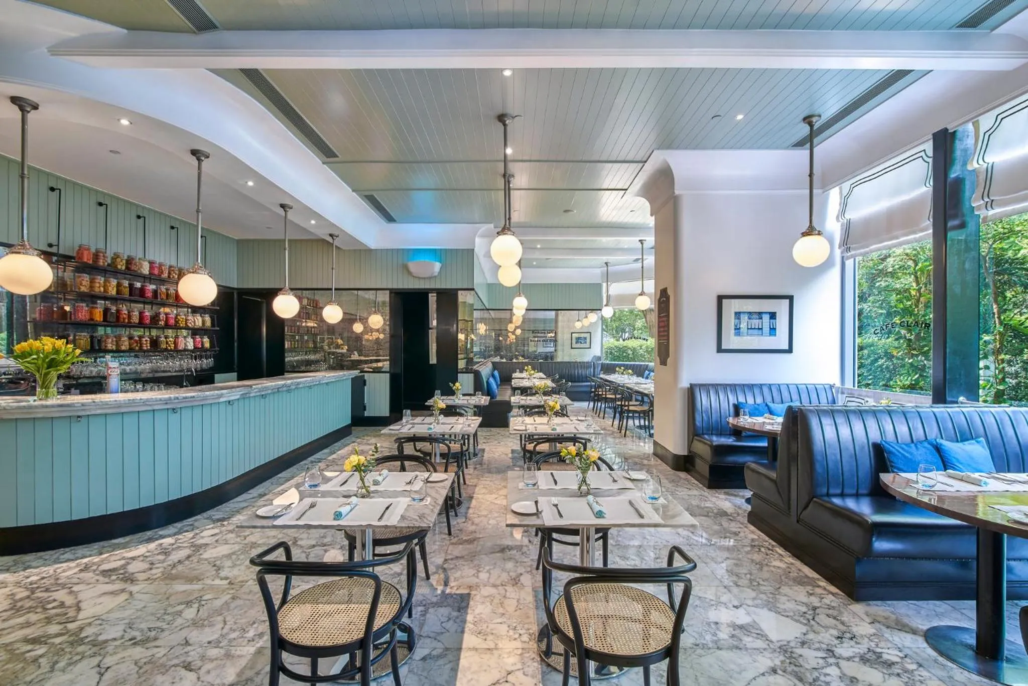 Restaurant/places to eat in Oriental Residence Bangkok