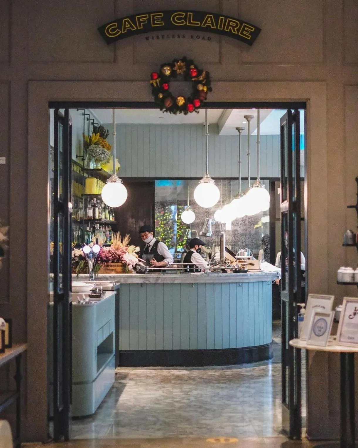 Restaurant/places to eat in Oriental Residence Bangkok