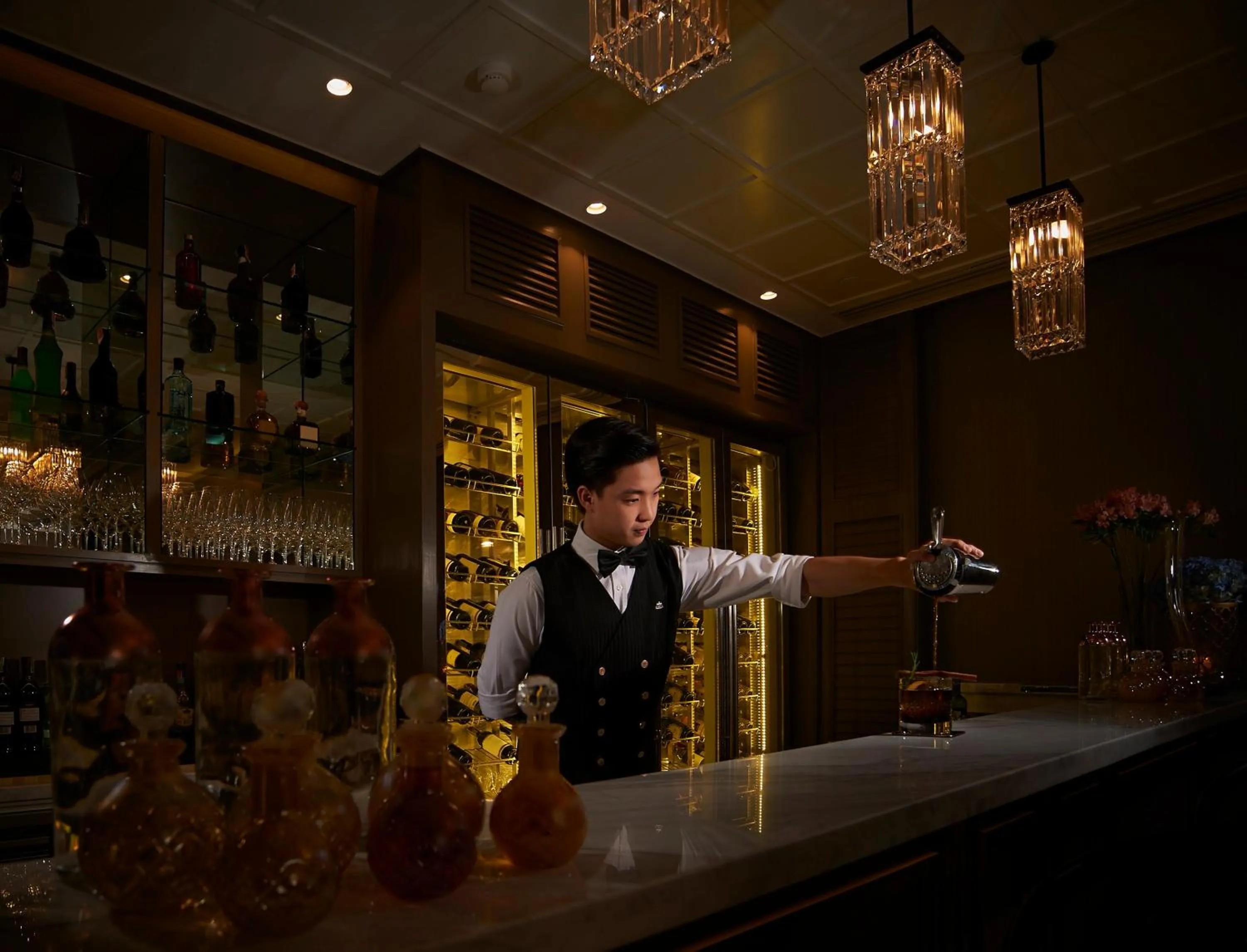 Restaurant/places to eat in Oriental Residence Bangkok