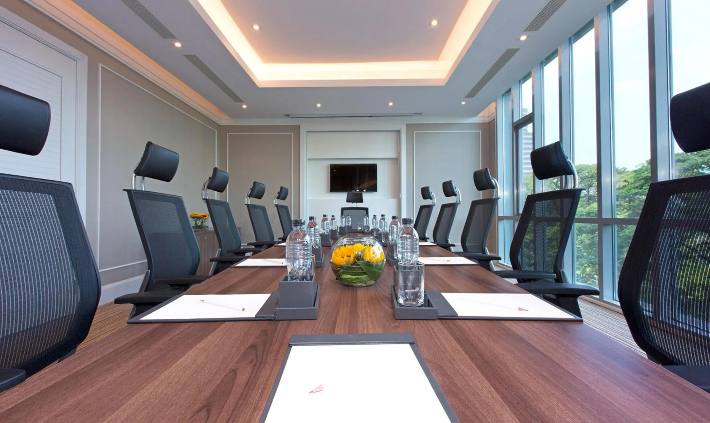 Business facilities in Oriental Residence Bangkok