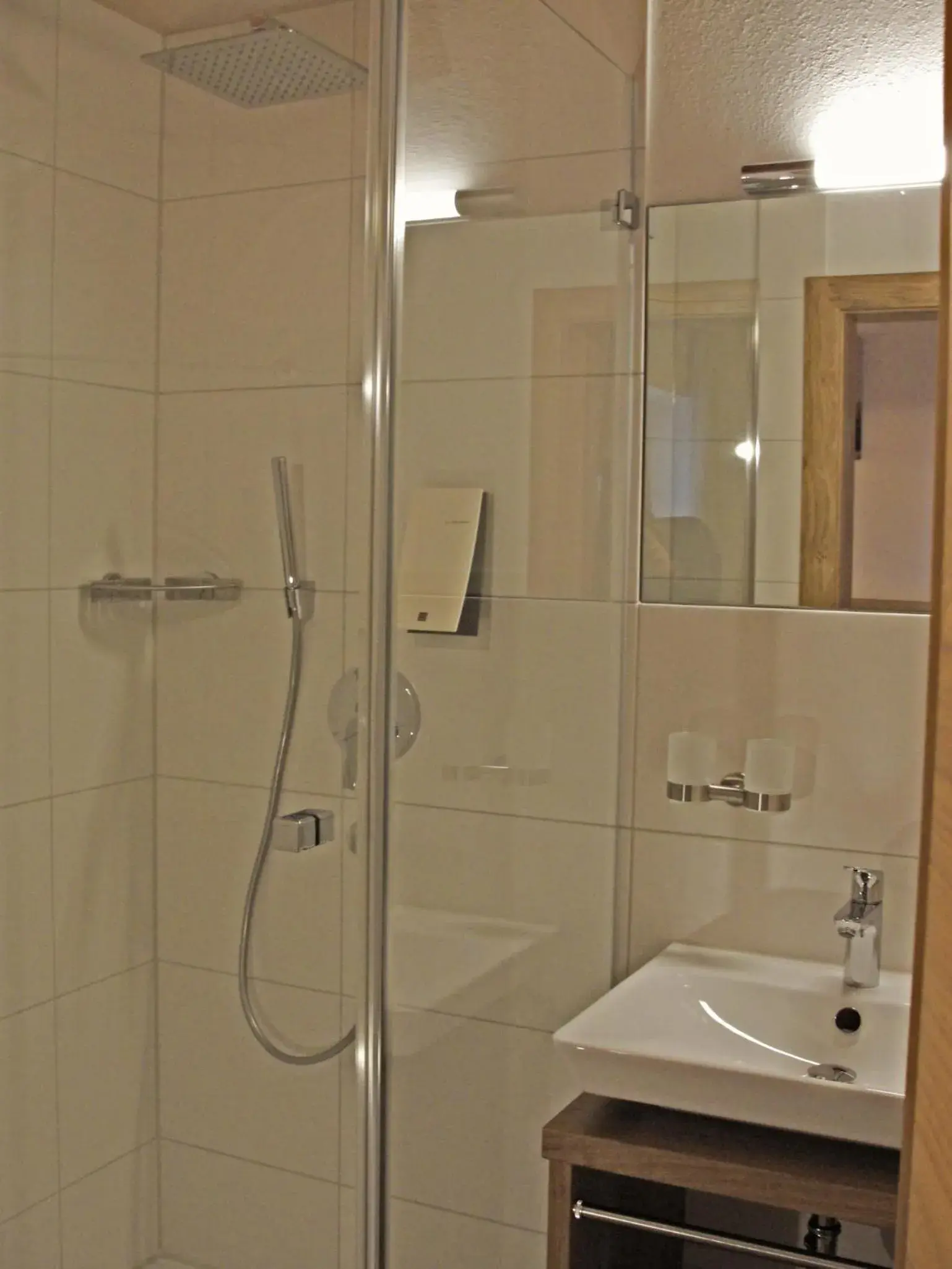 Single Room in Mammhofer Suite & Breakfast Single Room in Mammhofer Suite & Breakfast