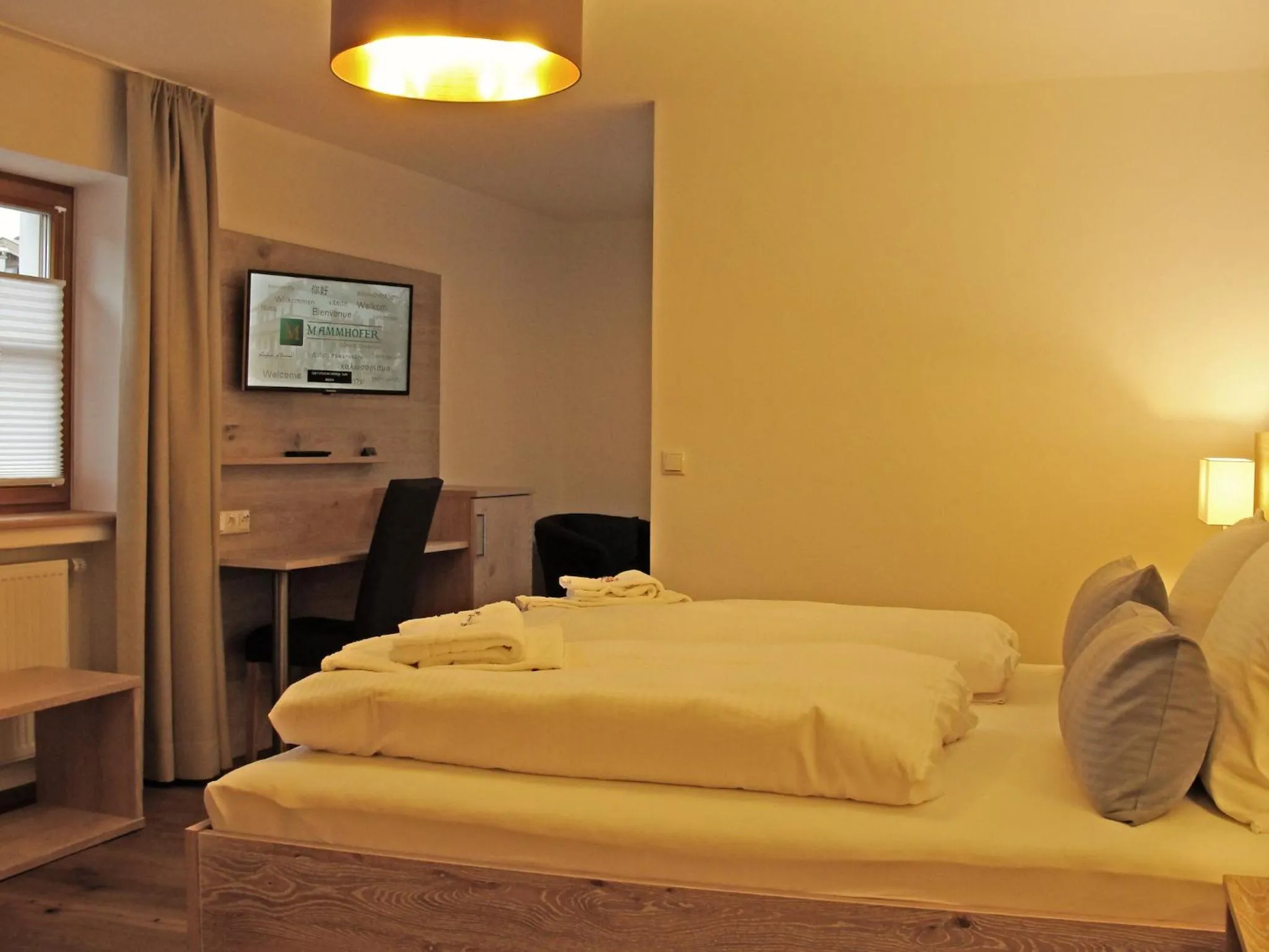 Photo of the whole room, Bed in Mammhofer Suite & Breakfast