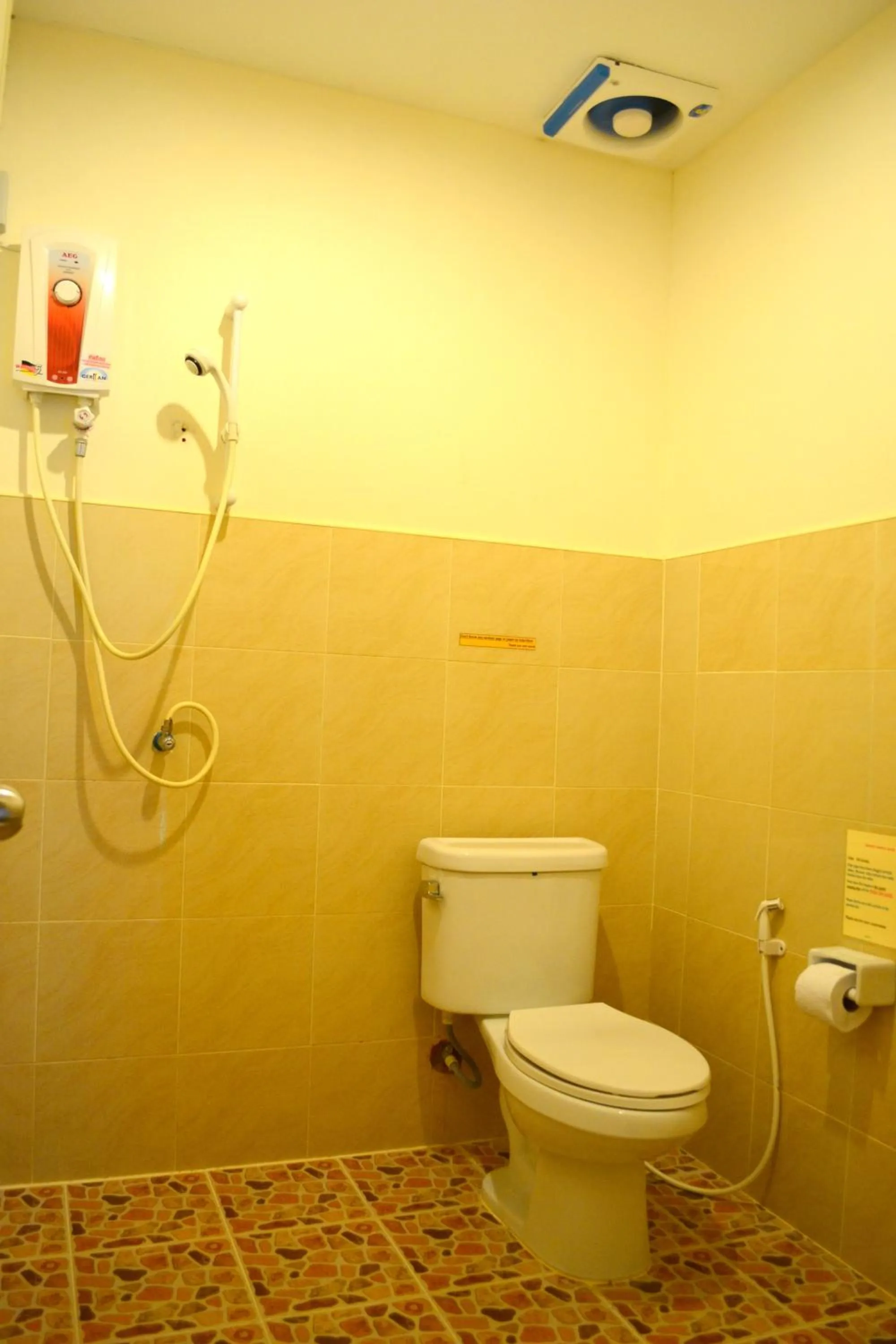 Bathroom in Wandee Bed & Breakfast