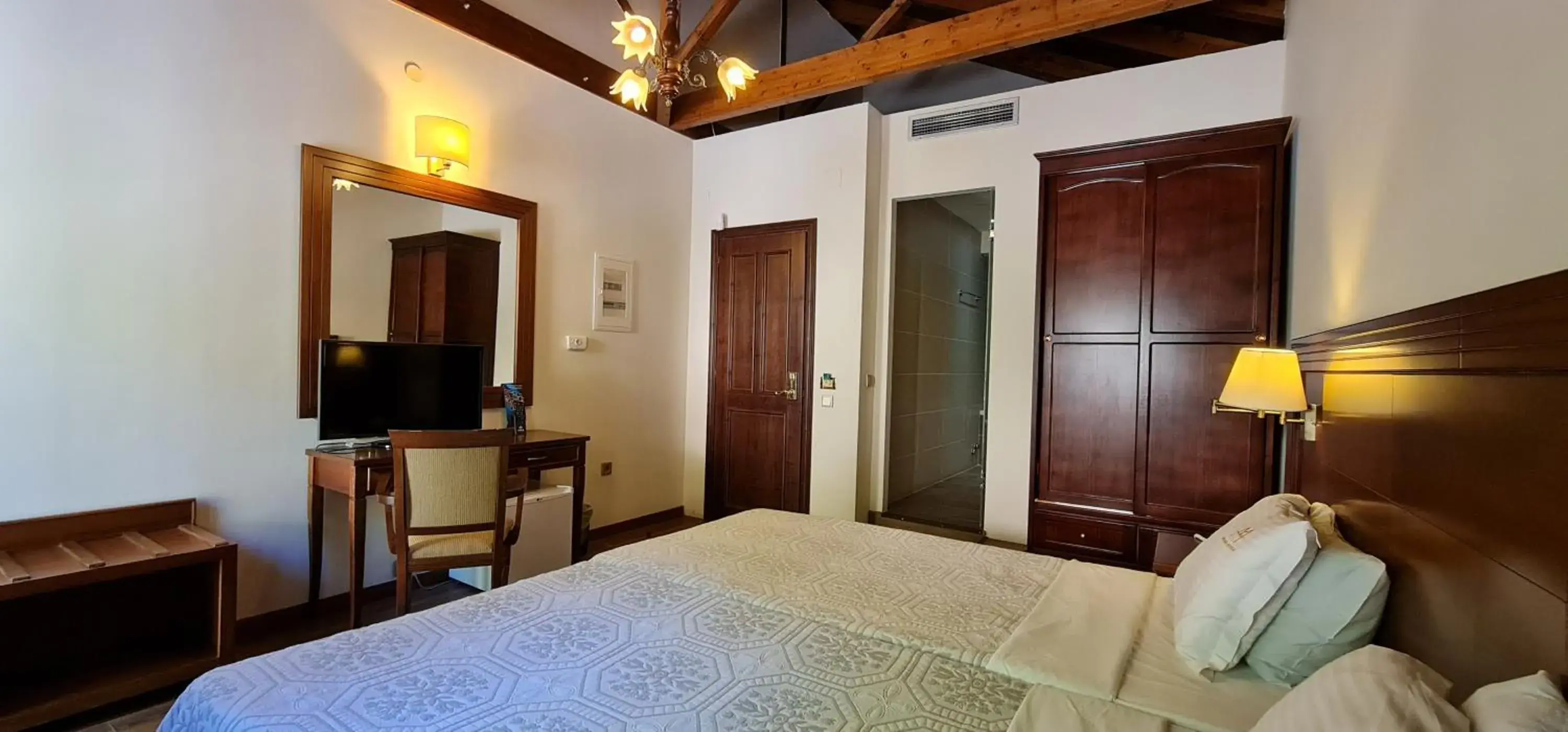 Double or Twin Room in Manthos Mountain Resort & Spa Double or Twin Room in Manthos Mountain Resort & Spa