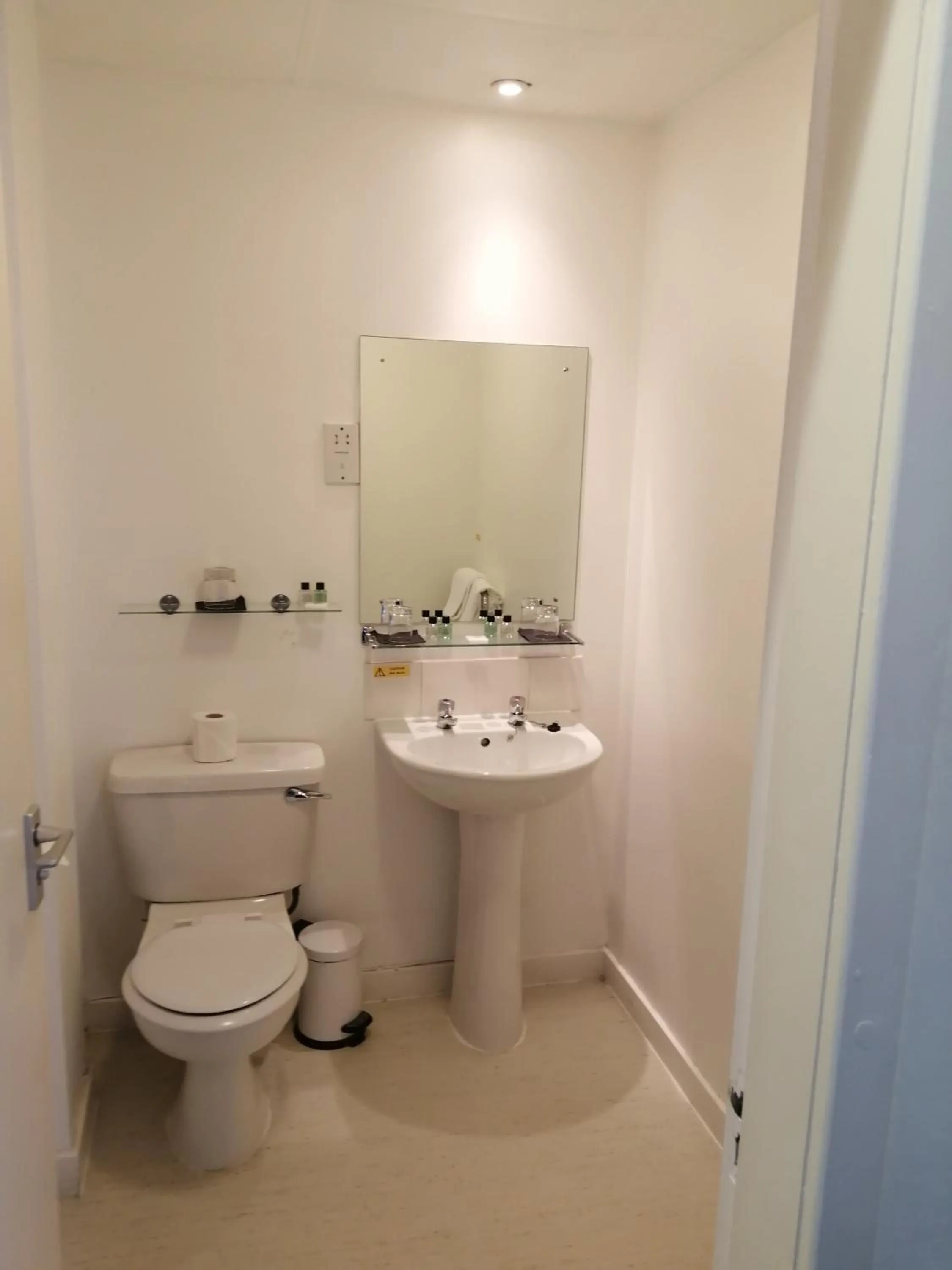 Bathroom in Eight Acres Hotel