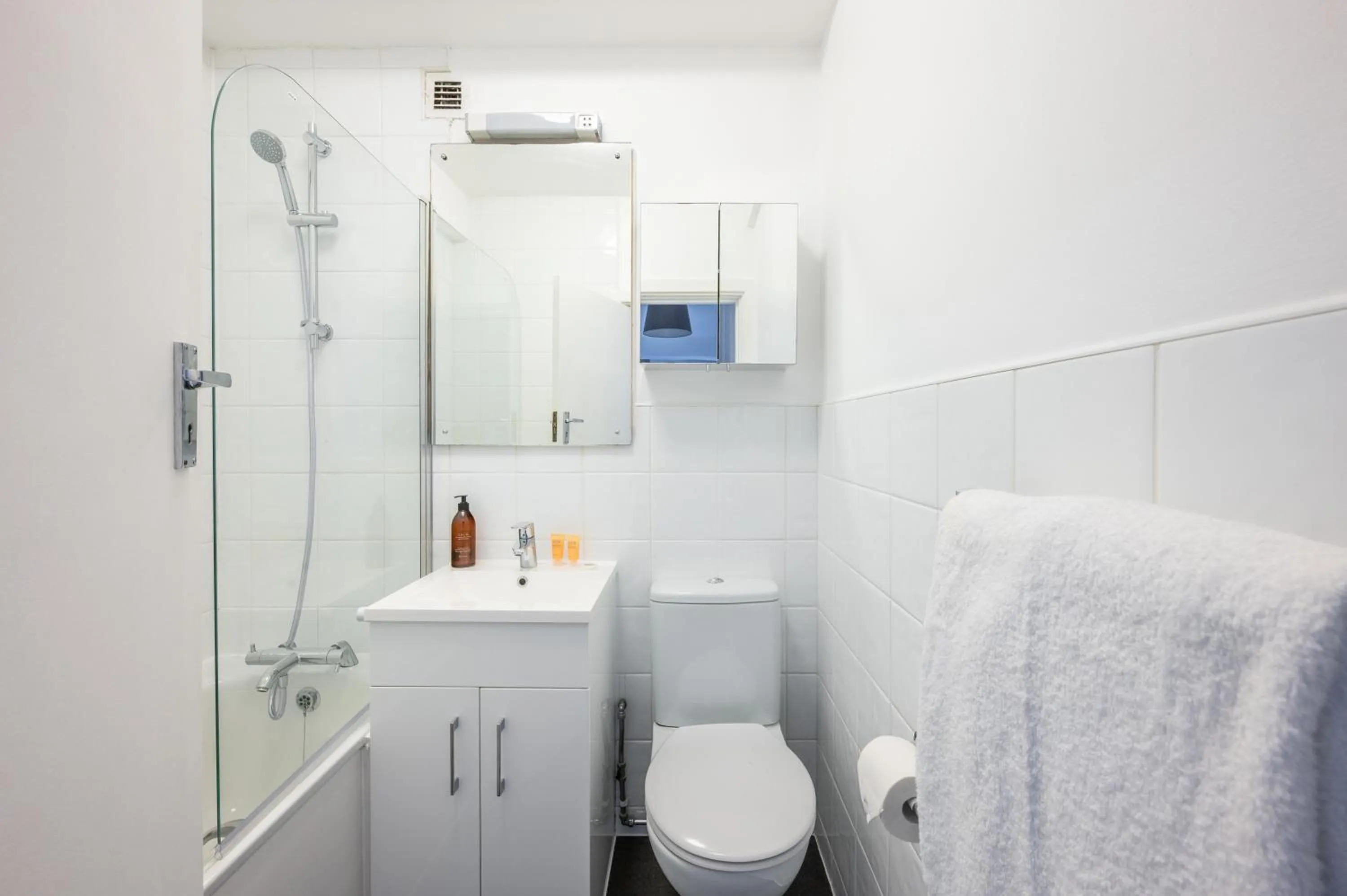 Dolphin House Serviced Apartments