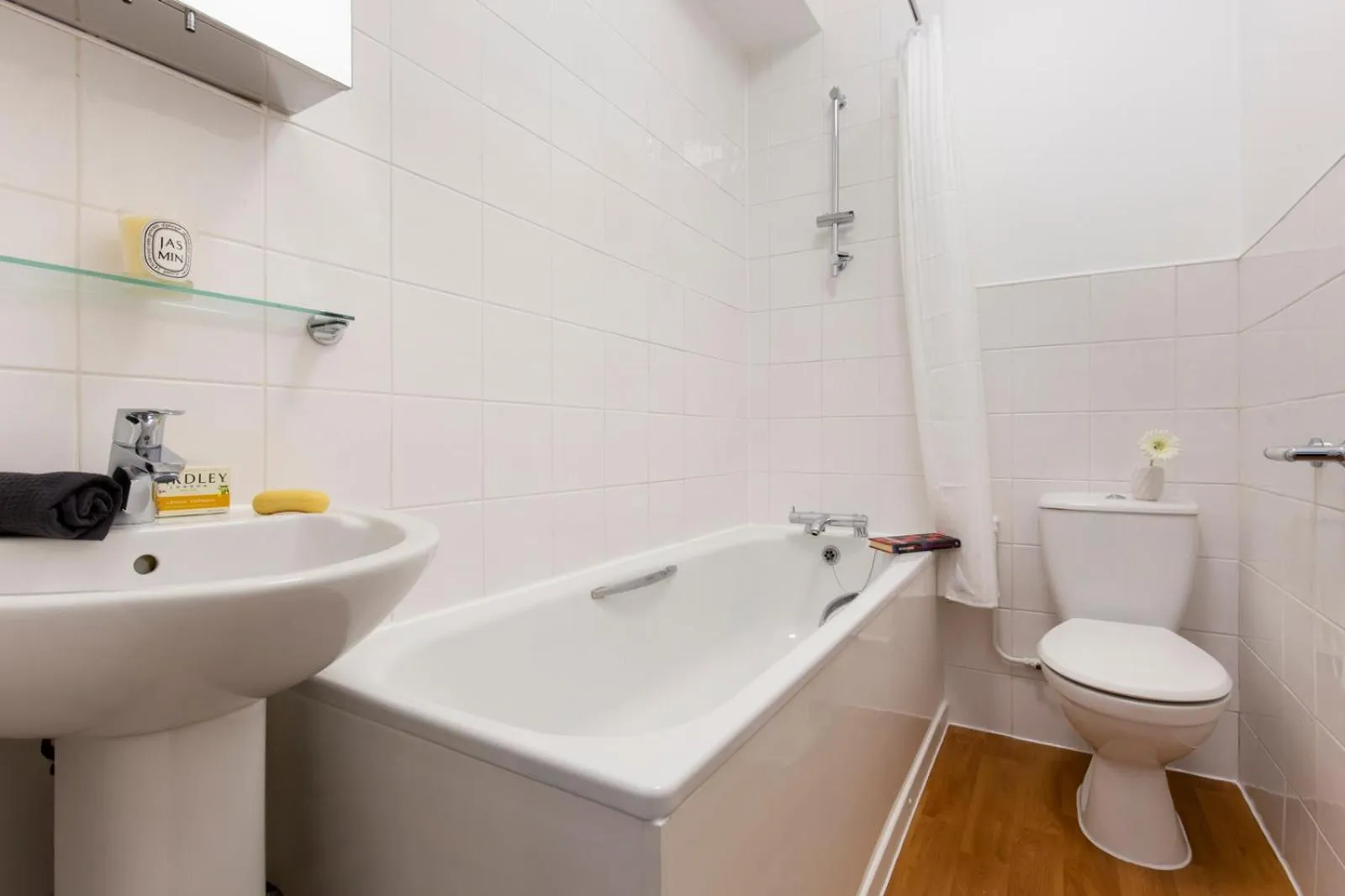 Dolphin House Serviced Apartments