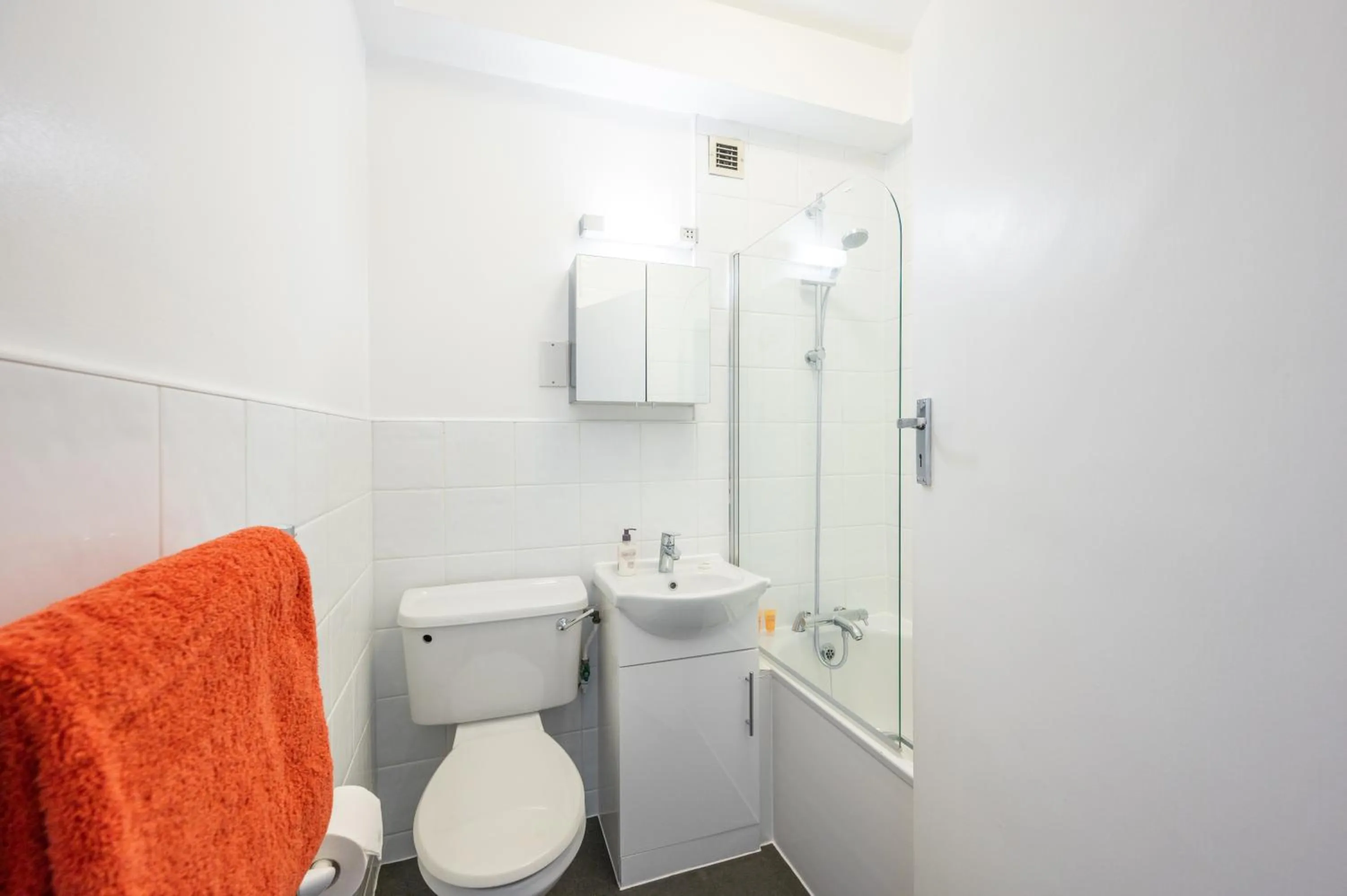 Dolphin House Serviced Apartments