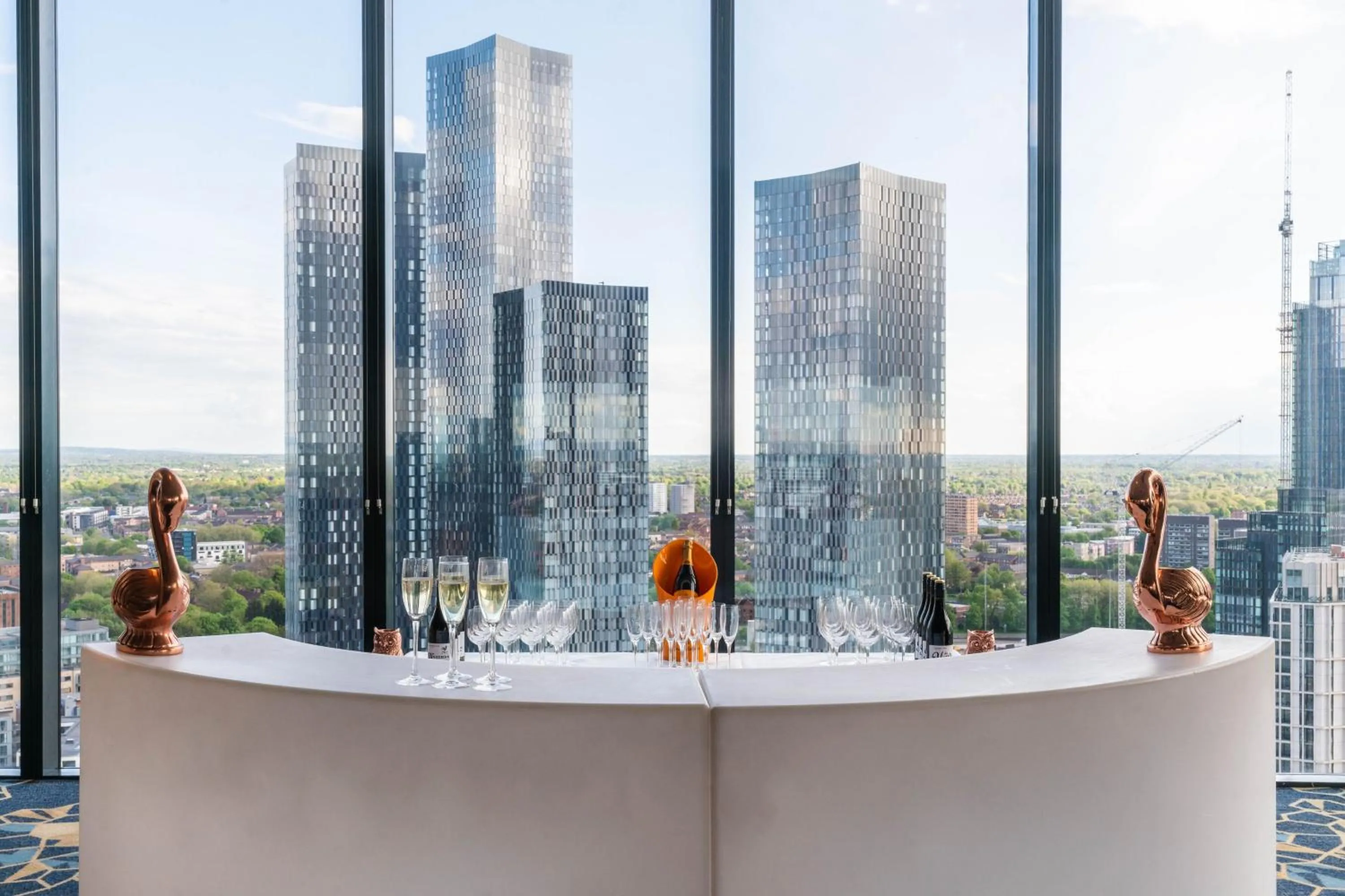 Lounge or bar in The Manchester Deansgate Hotel, by IHG