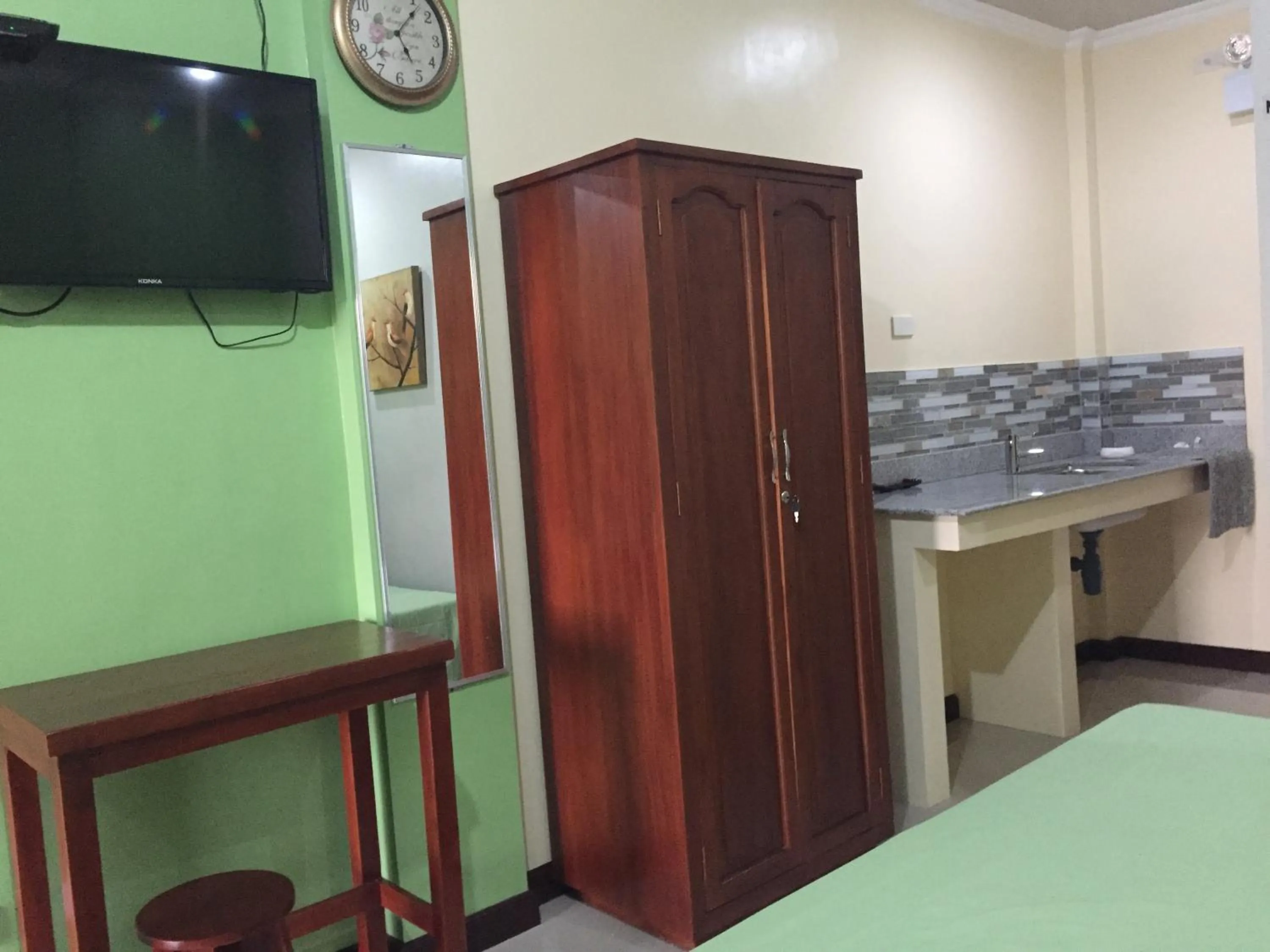 TV and multimedia in Golden Pension House,Palawan